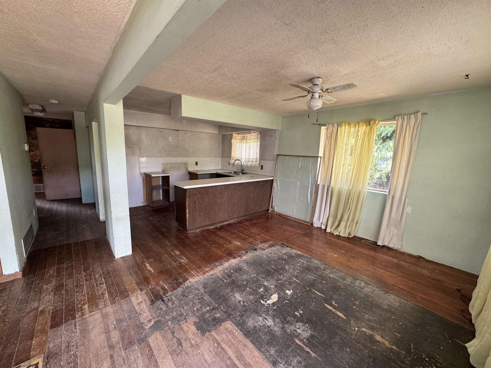 3177 Lefeuvre Road Property Photo 5