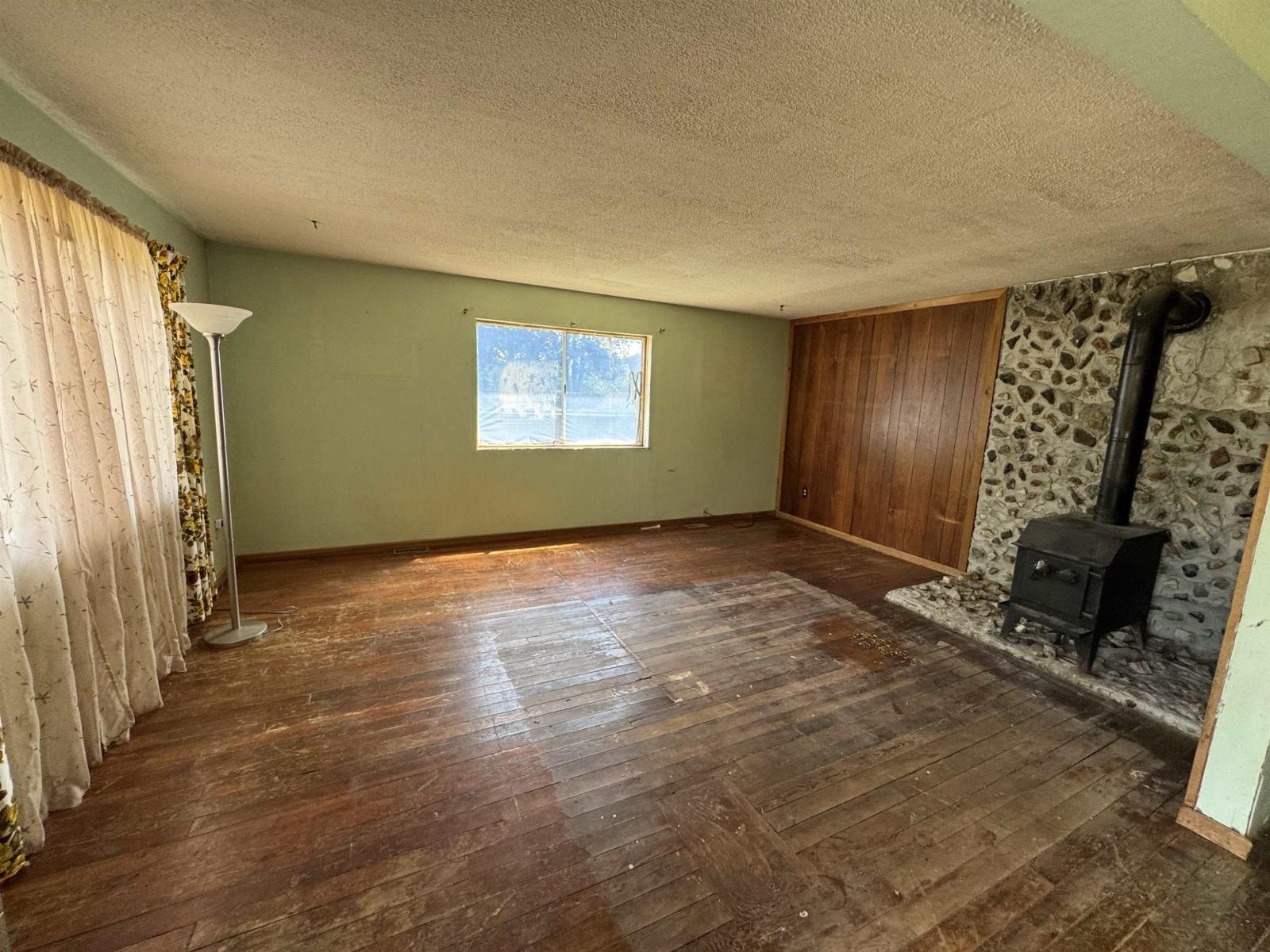 3177 Lefeuvre Road Property Photo 6