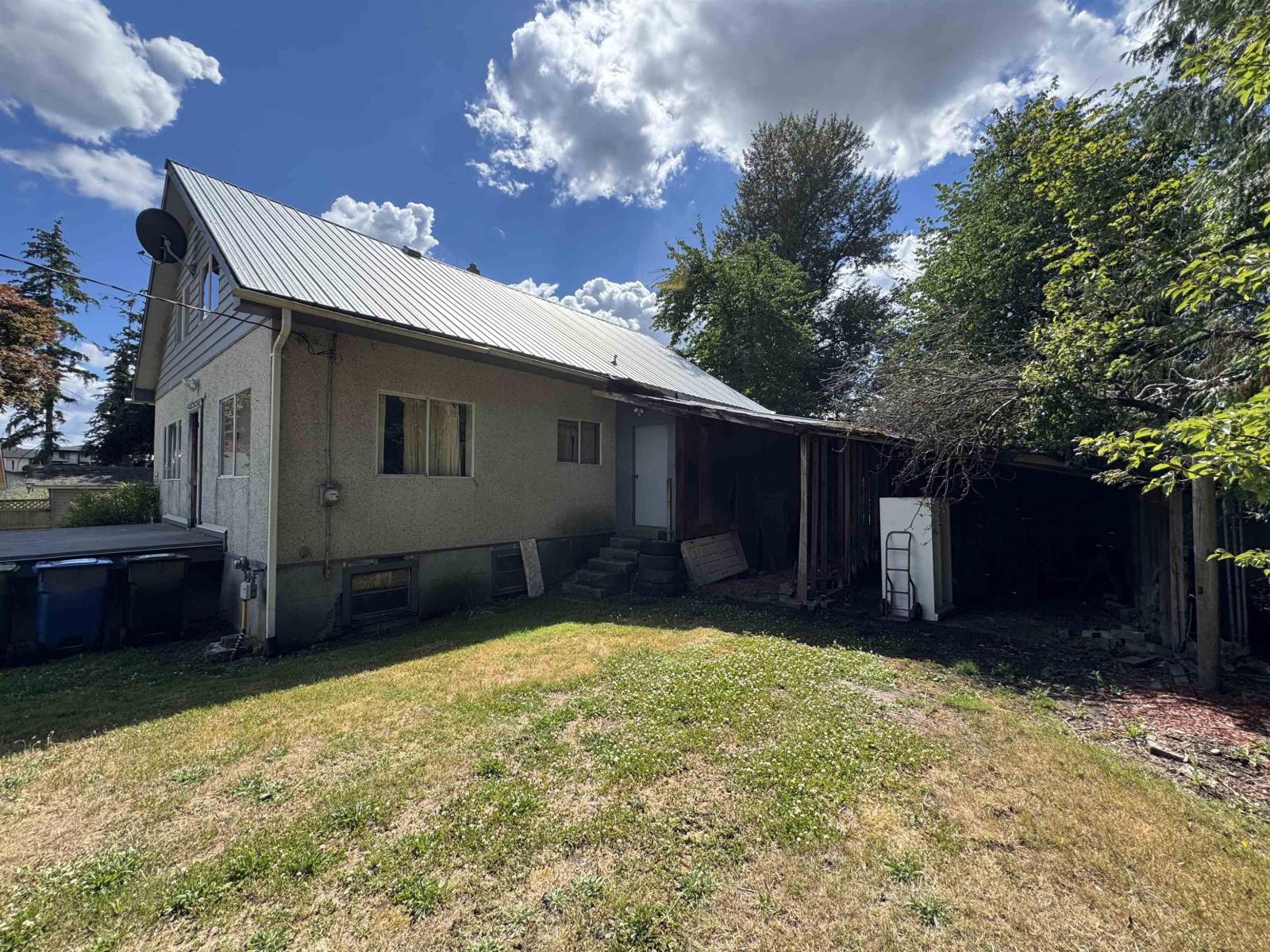 3177 Lefeuvre Road Property Photo 9