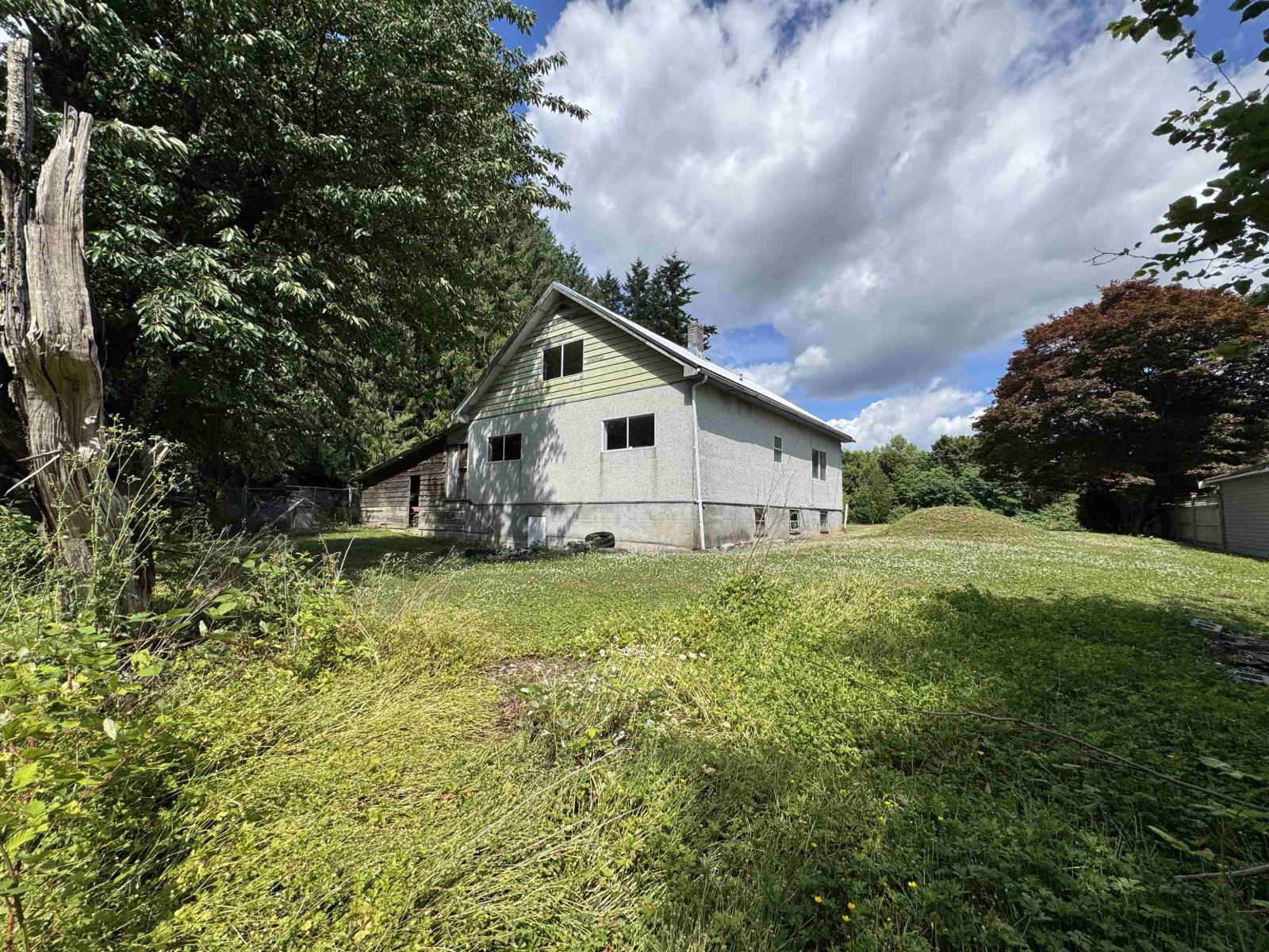 3177 Lefeuvre Road Property Photo 11