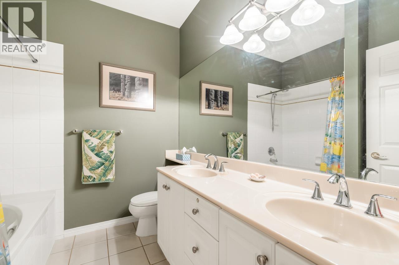 406 5280 Oakmount Crescent Property Photo 6