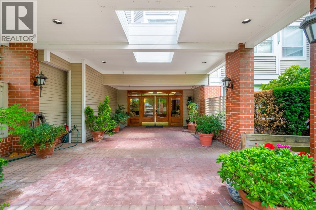 406 5280 Oakmount Crescent Property Photo 15