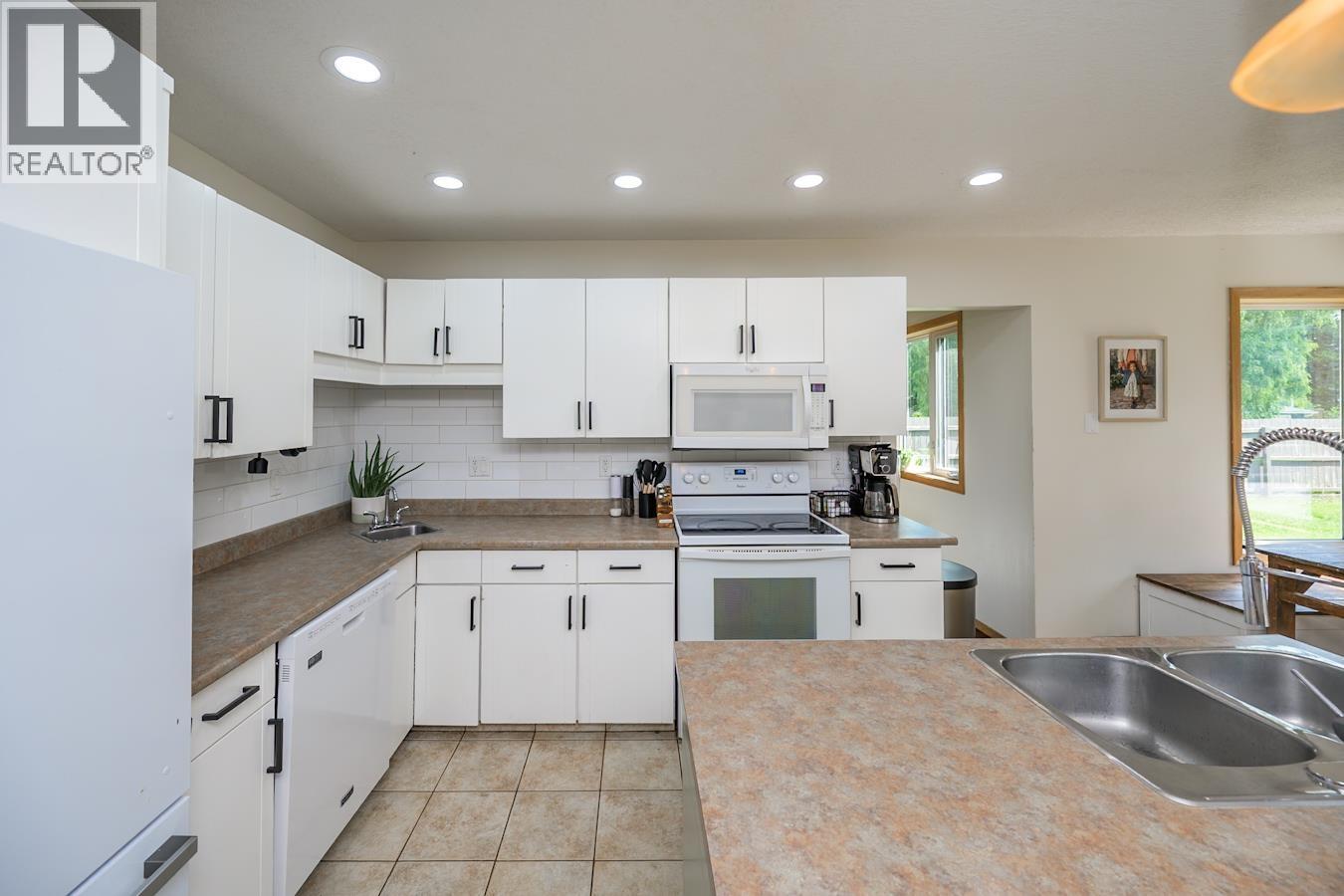 2675 Ridgeview Drive Property Photo 3
