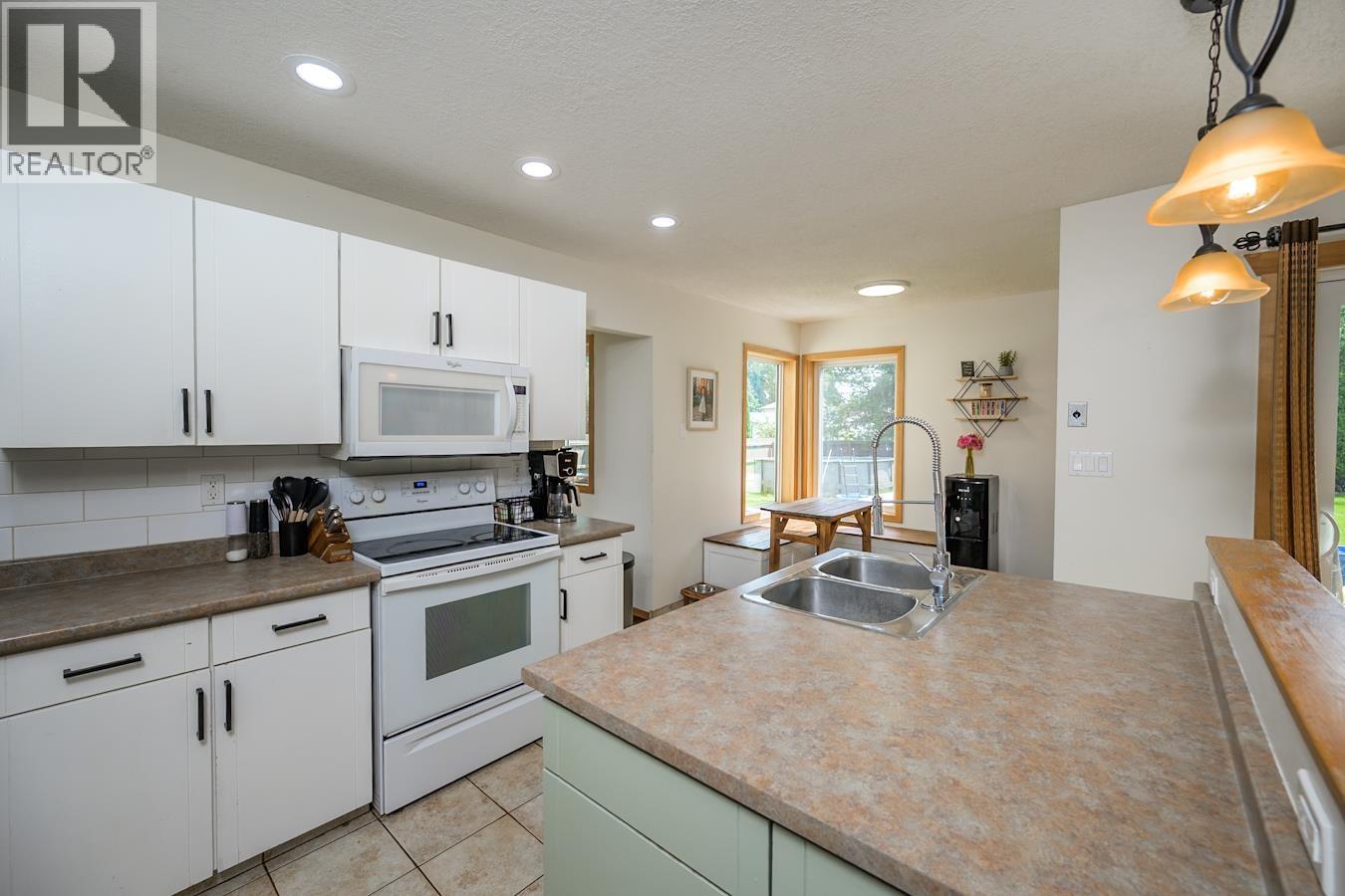 2675 Ridgeview Drive Property Photo 4