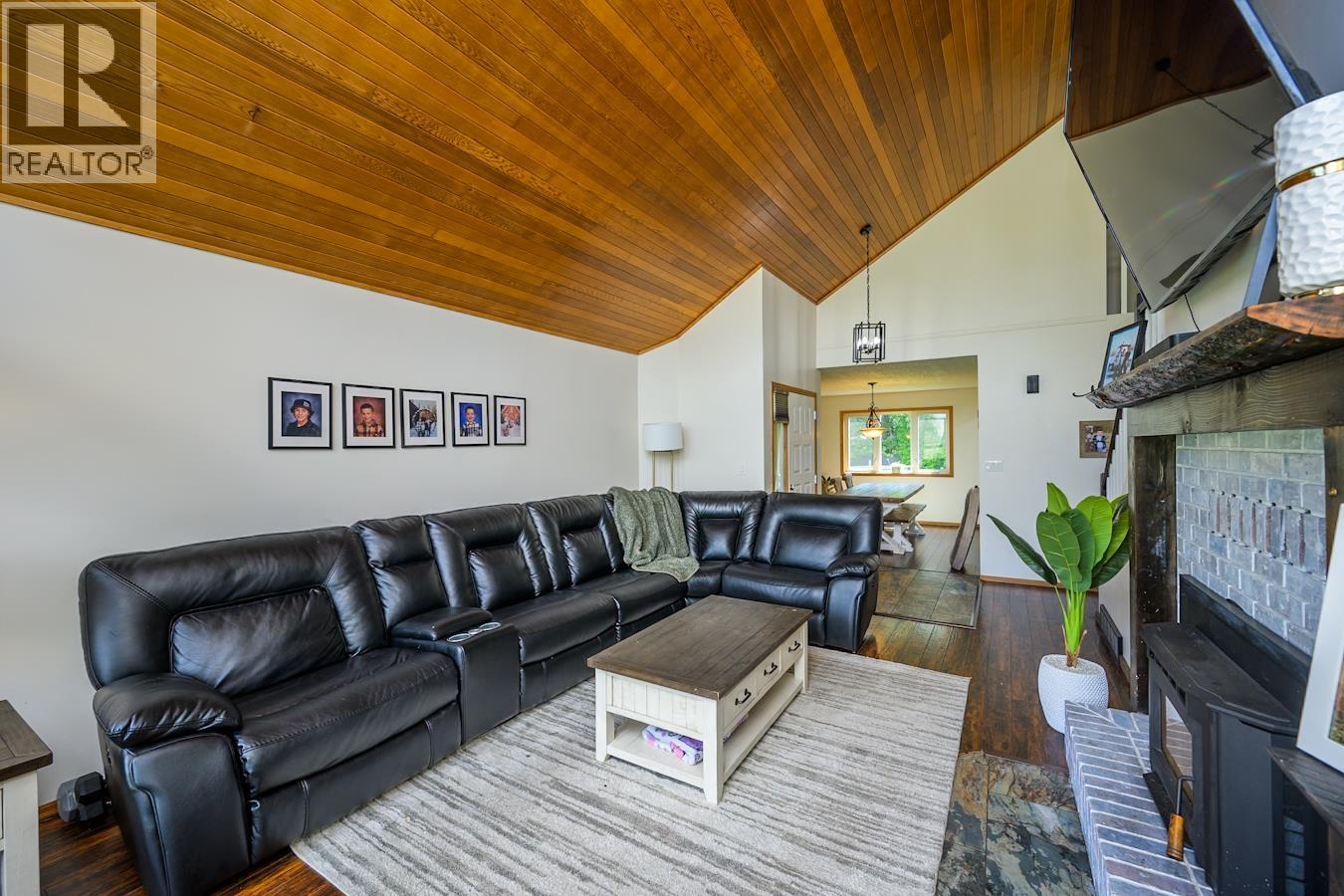 2675 Ridgeview Drive Property Photo 9