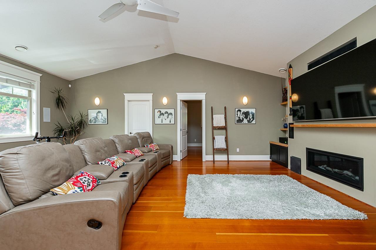 16592 78 Avenue Property Photo 4