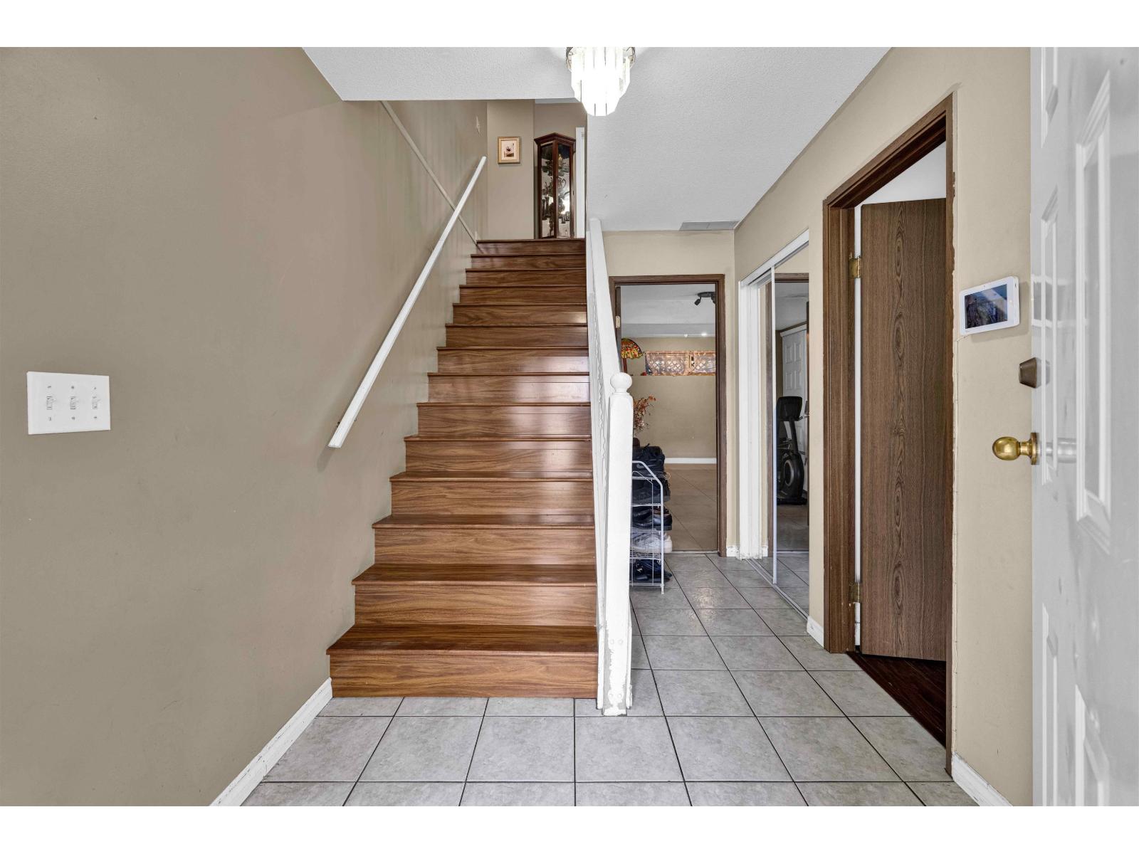 10258 Sheaves Court Property Photo 8