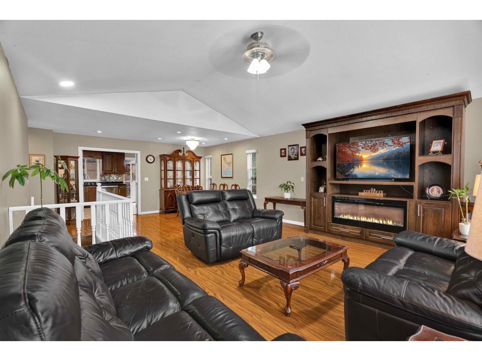 10258 Sheaves Court Property Photo 15