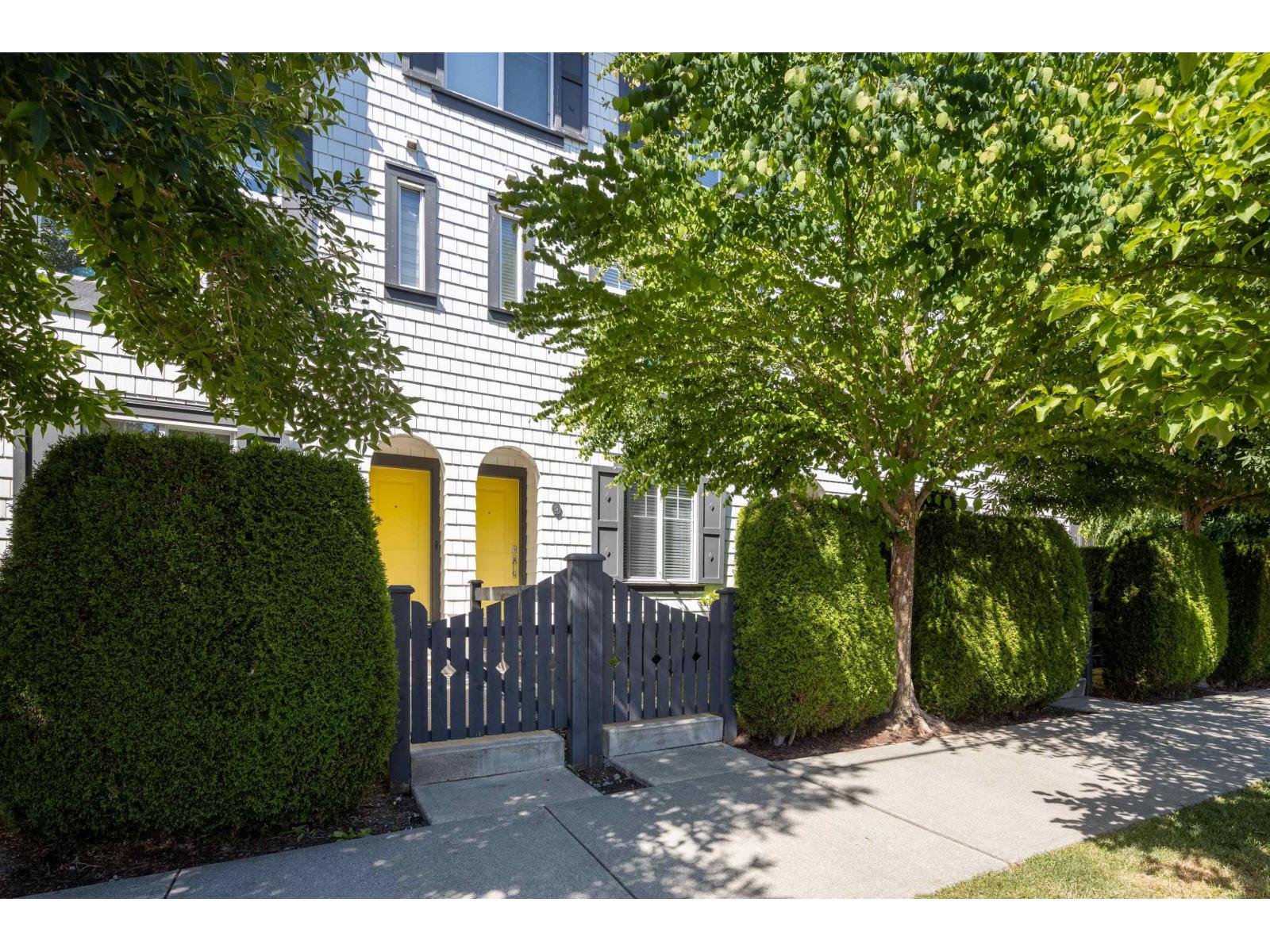 5 16357 15 Avenue Property Photo 1