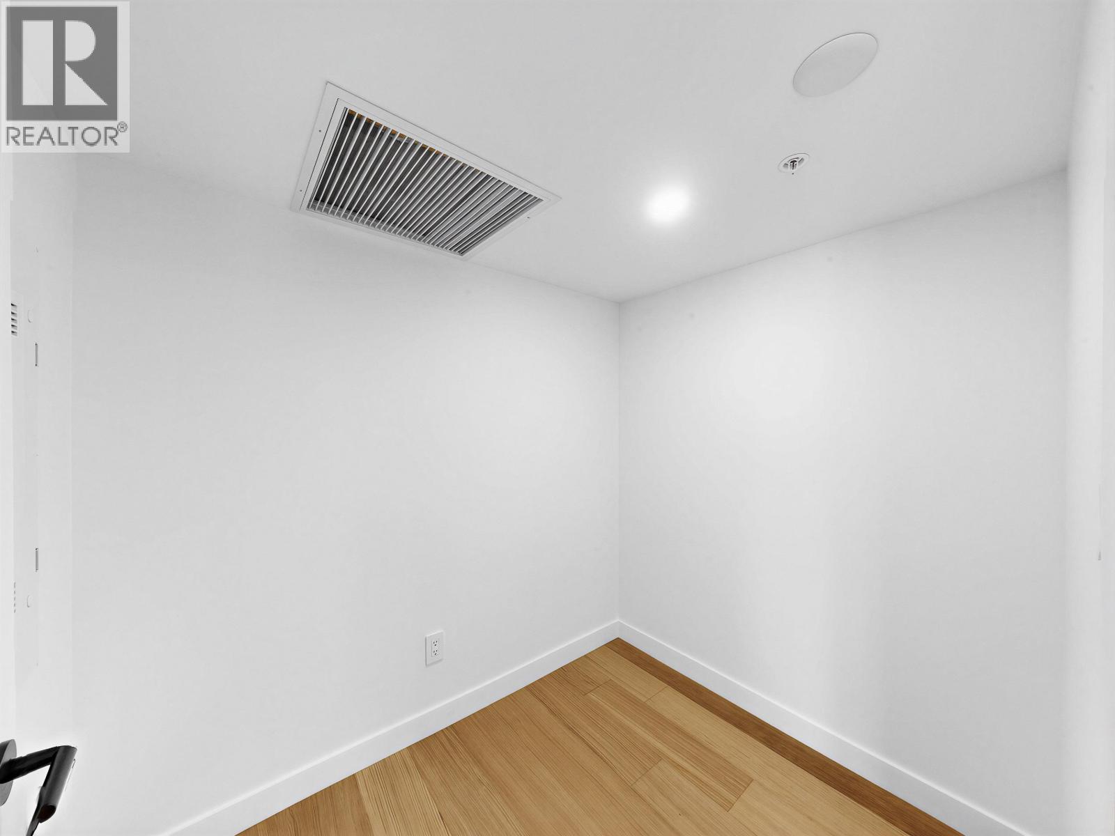 202 6485 Manitoba Street Property Photo 12