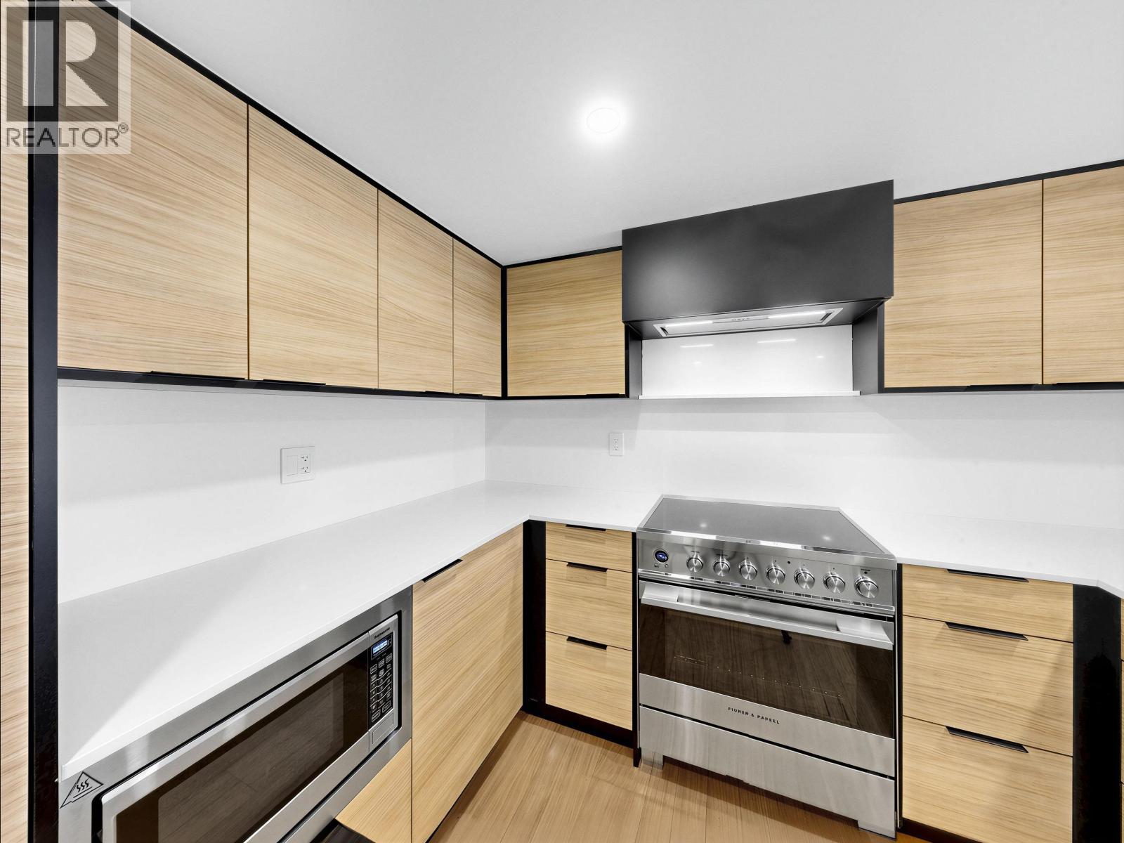 202 6485 Manitoba Street Property Photo 16