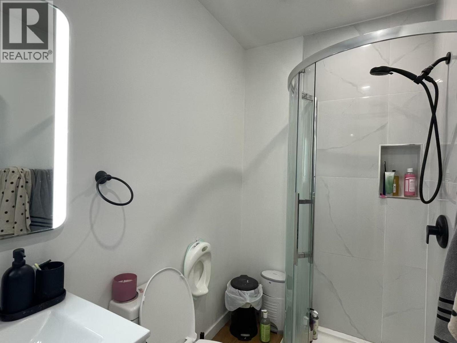 1483 54 Street Property Photo 7