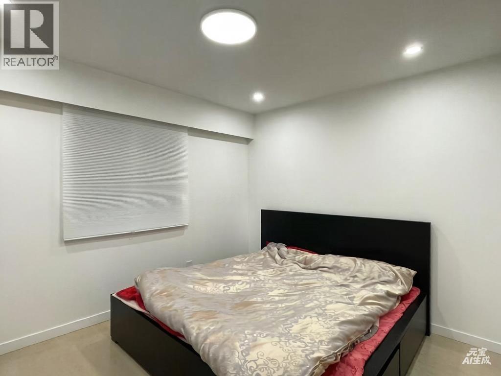 1483 54 Street Property Photo 11