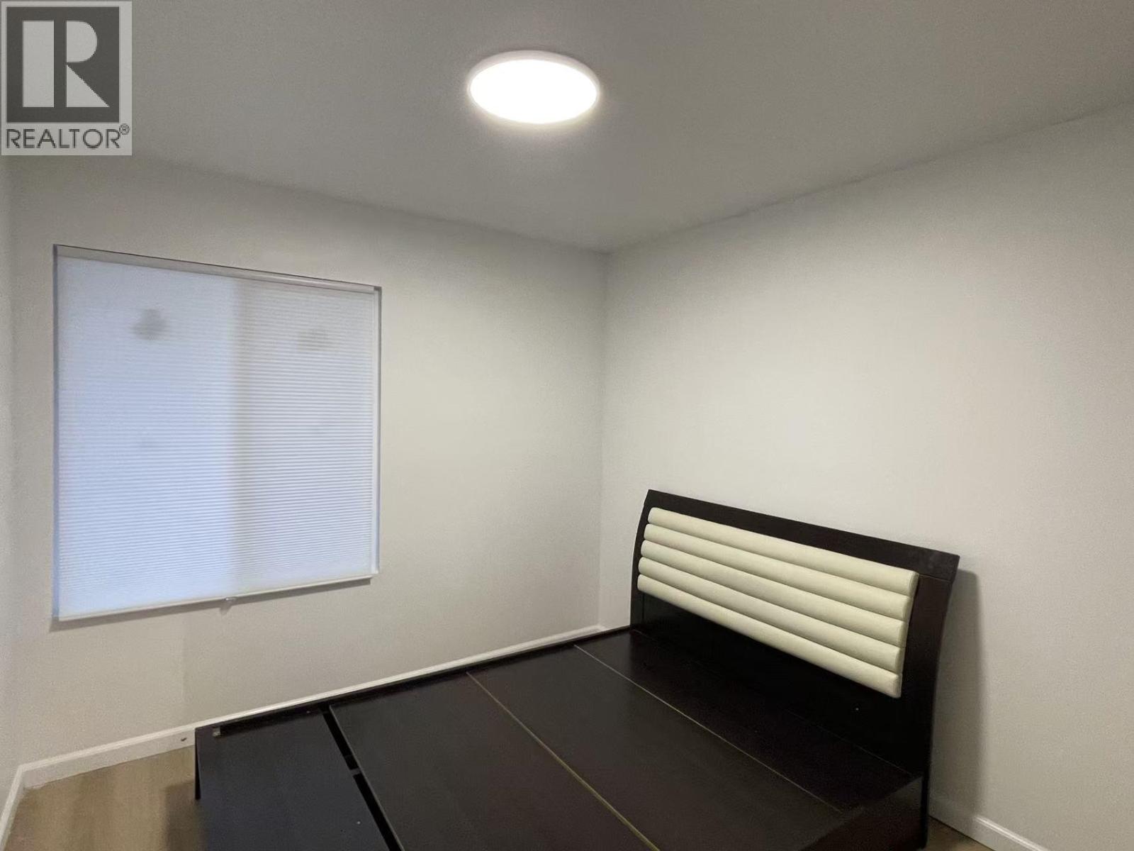1483 54 Street Property Photo 12