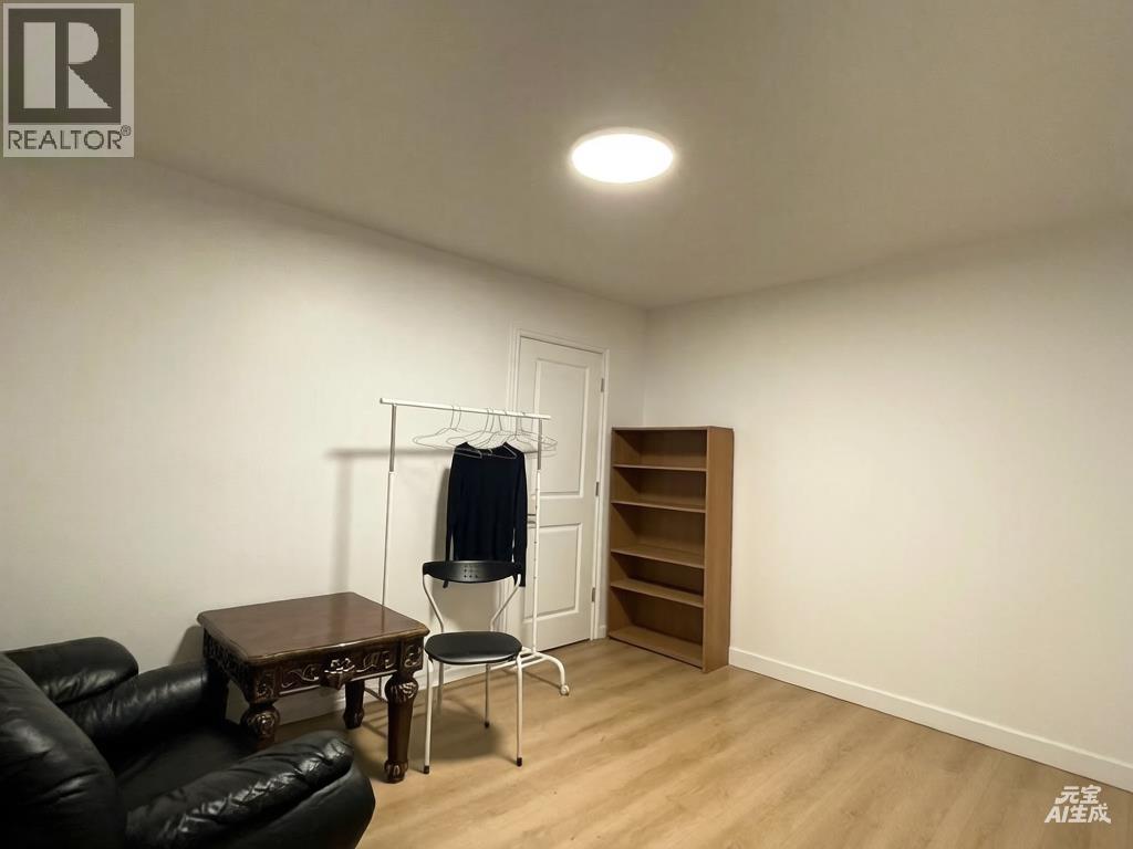1483 54 Street Property Photo 15
