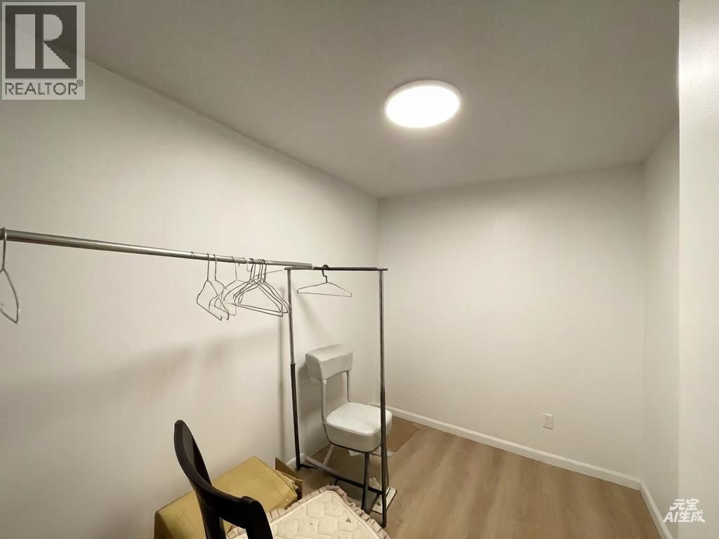 1483 54 Street Property Photo 17