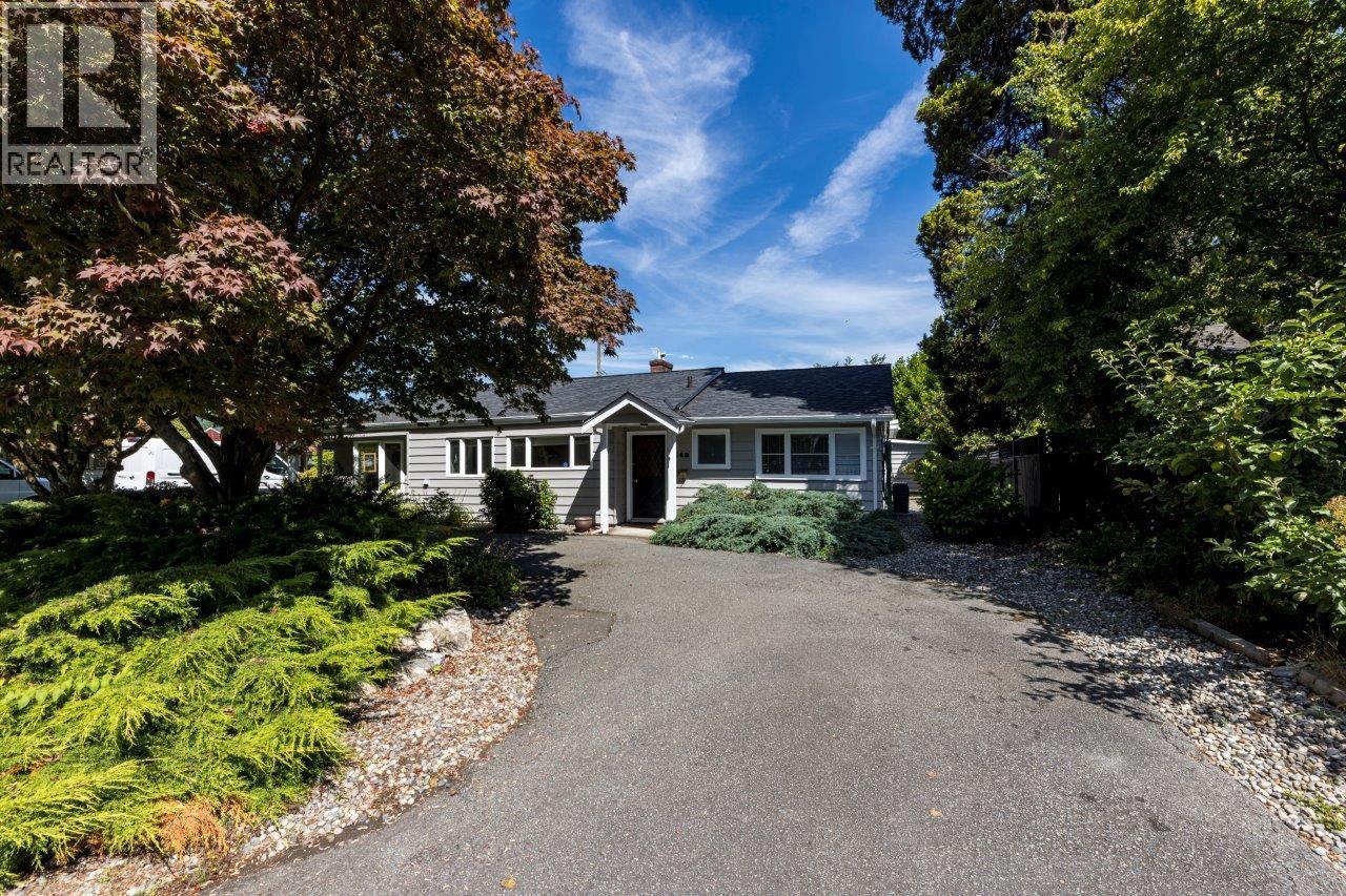 1140 PINEWOOD CRESCENT