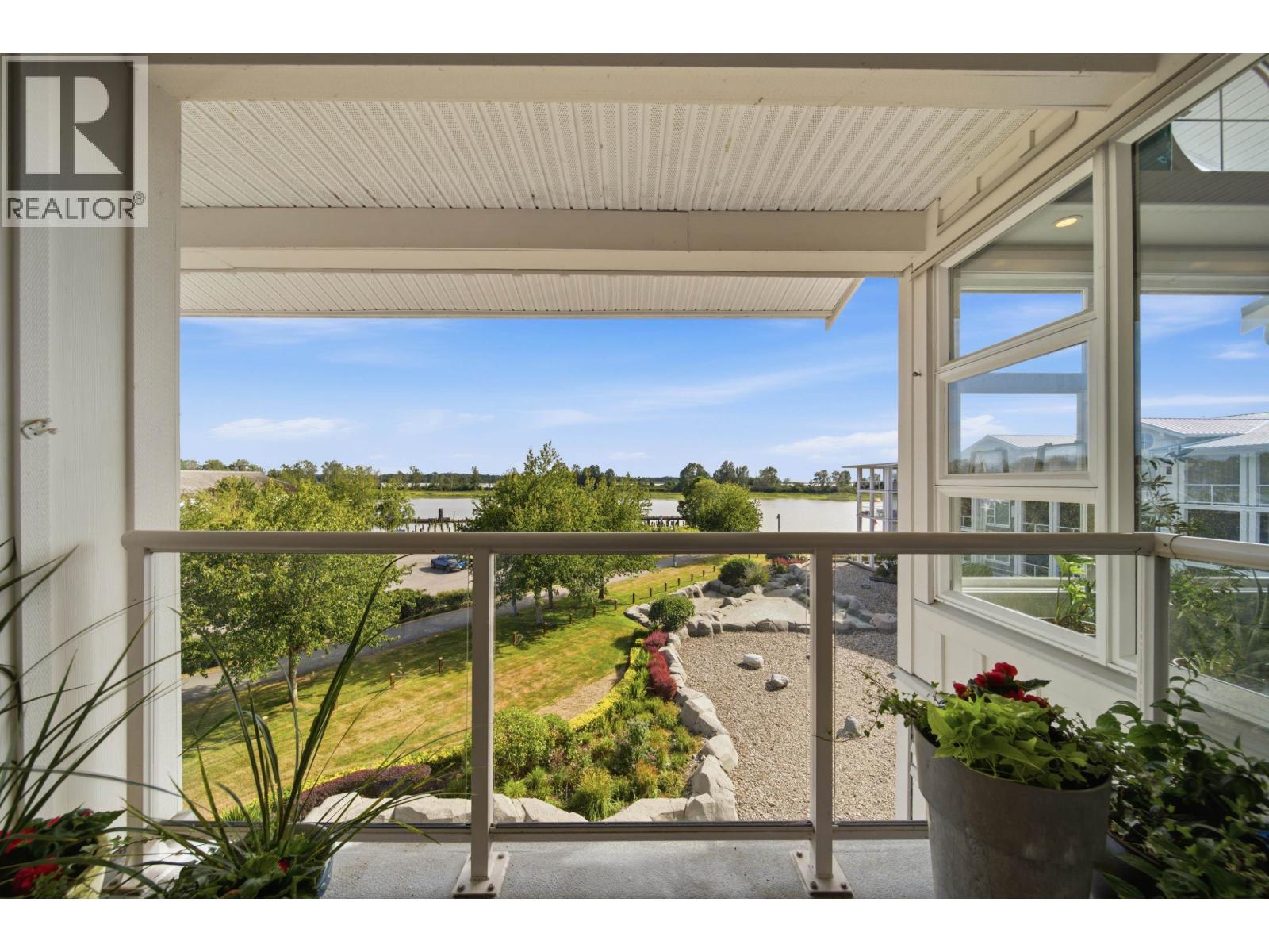 404 4600 WESTWATER DRIVE Property Photo 1