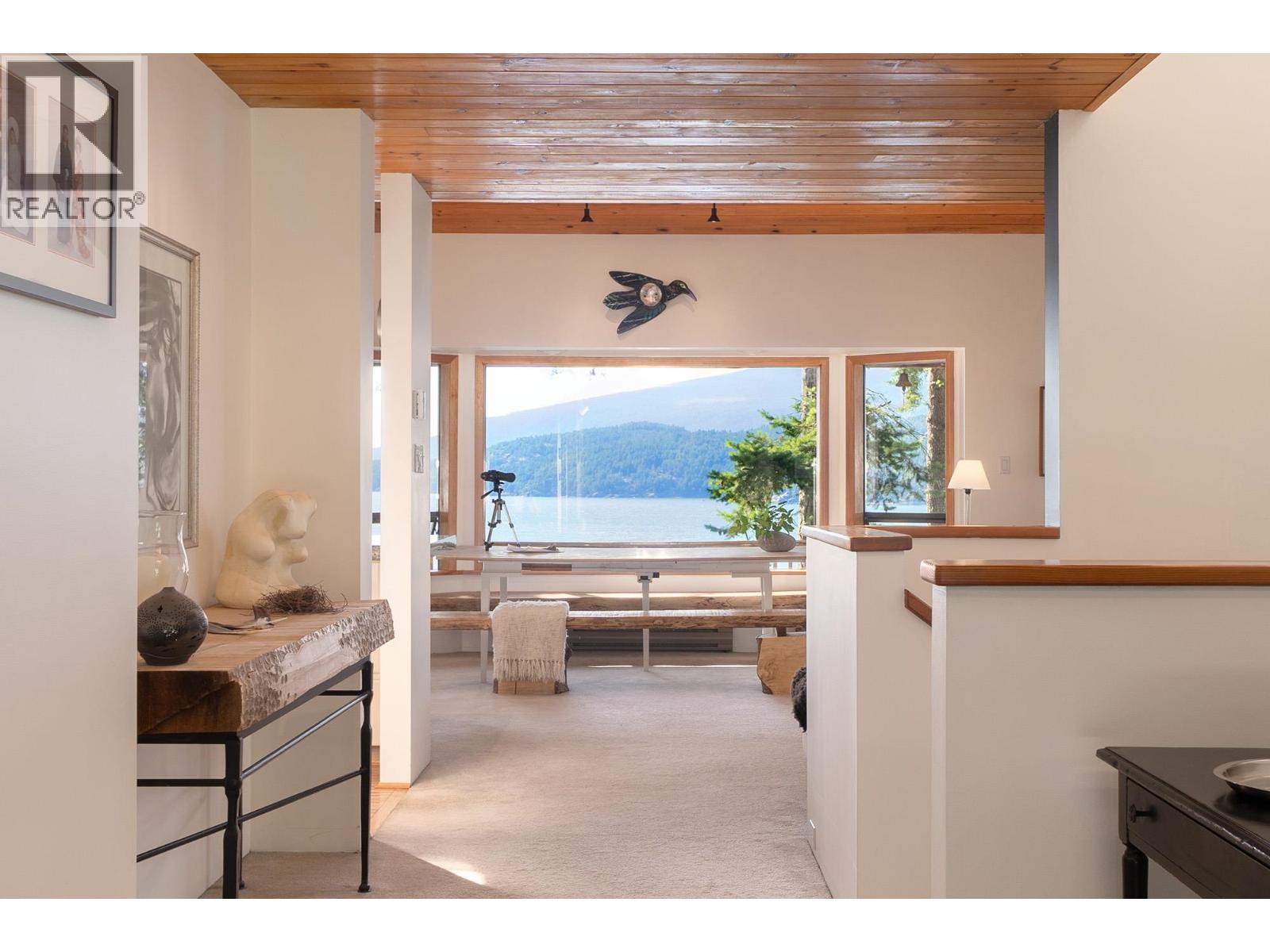 990 Windjammer Road Property Photo 1