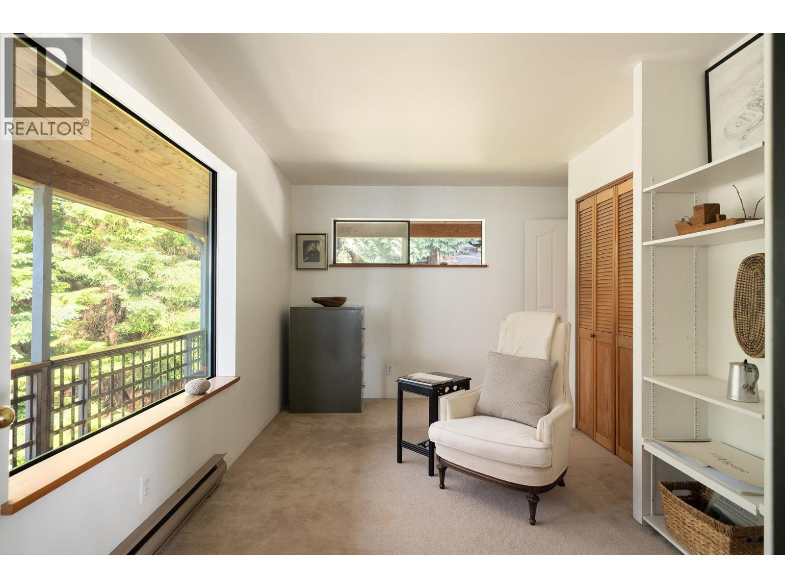 990 Windjammer Road Property Photo 14