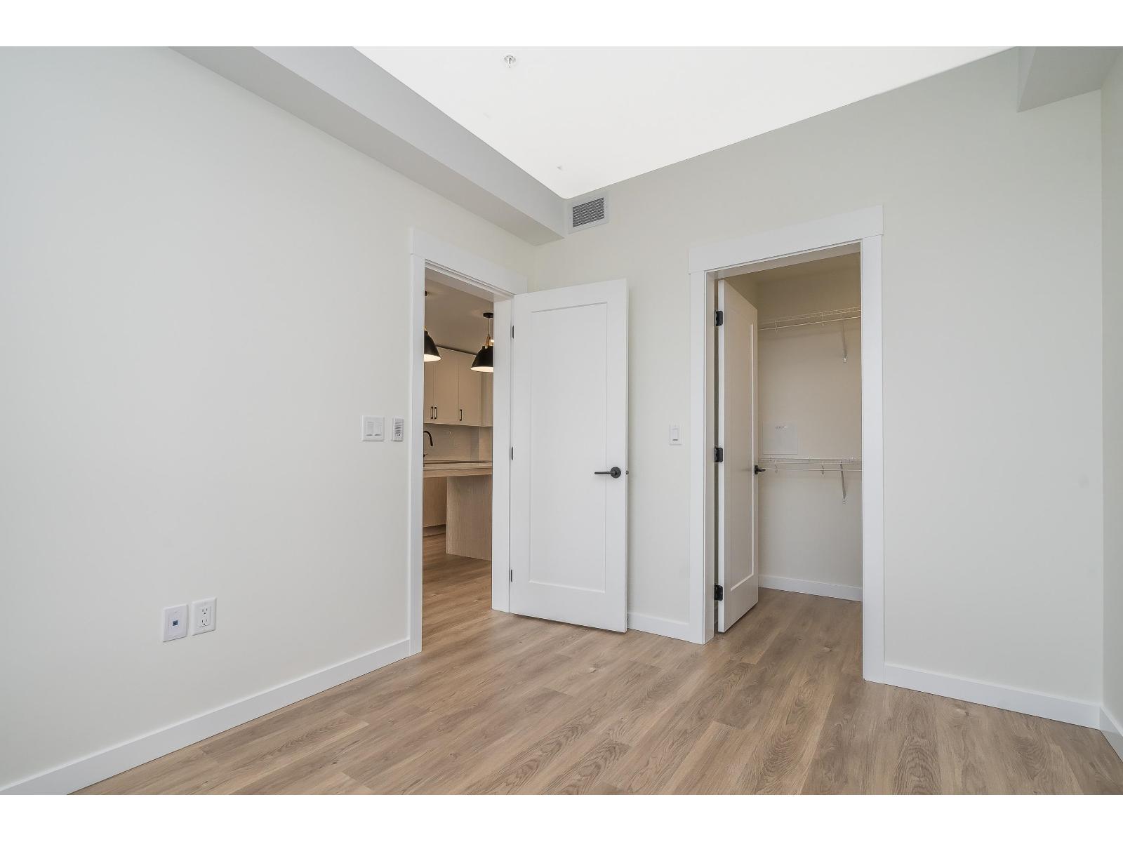401 27215 Aldergrove Town Centre Drive Property Photo 12