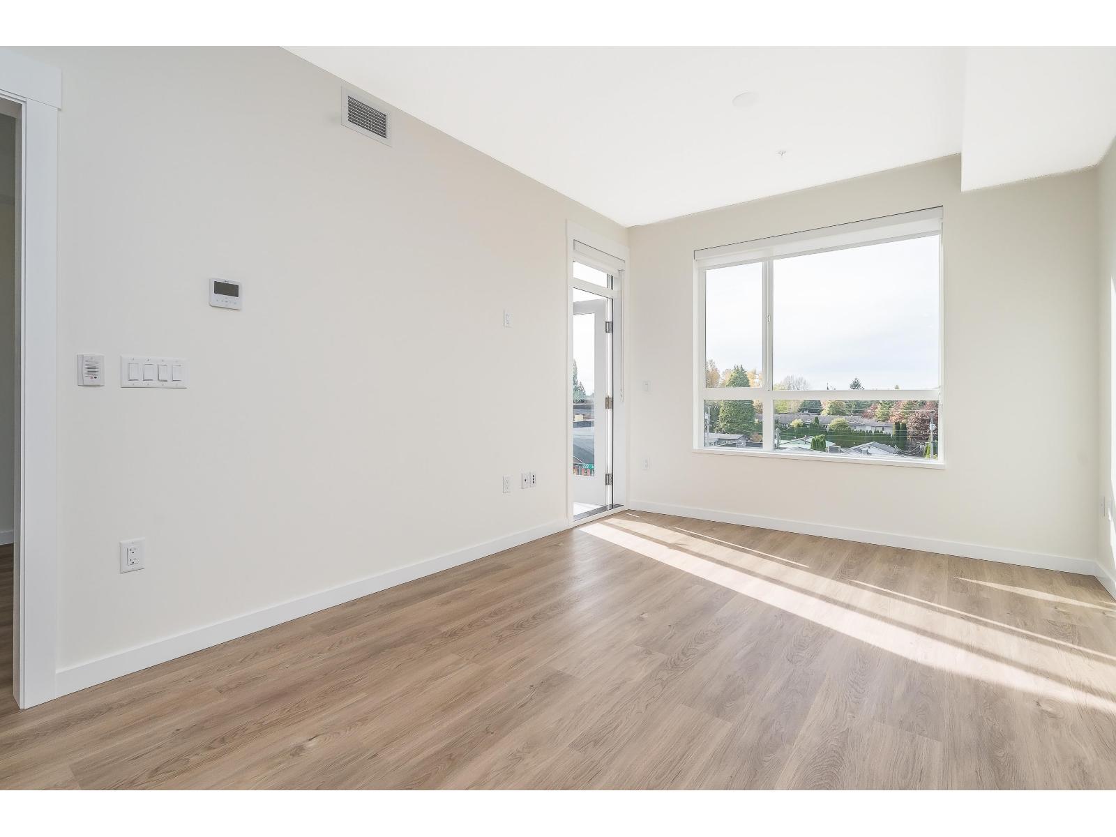 401 27215 Aldergrove Town Centre Drive Property Photo 16