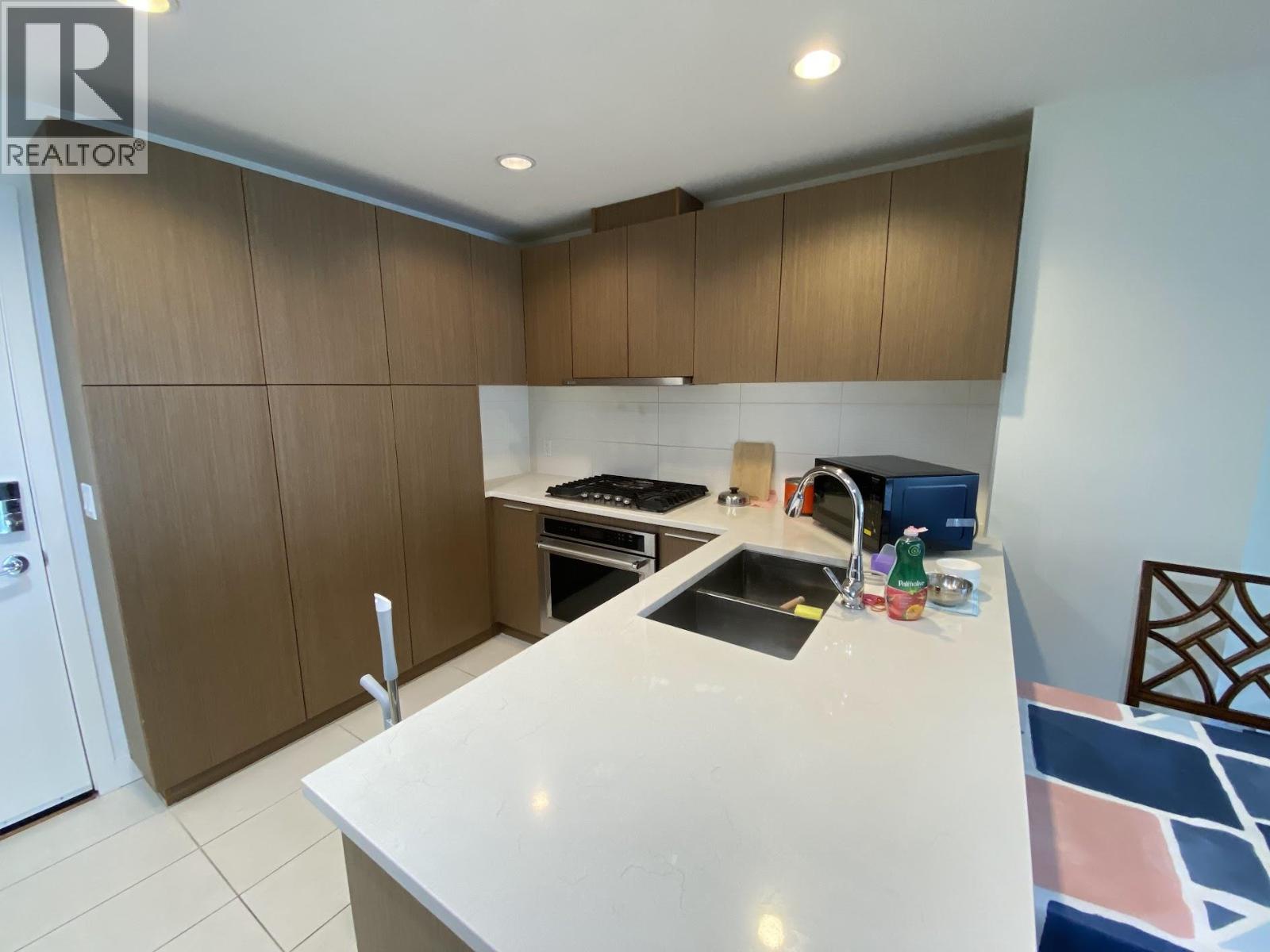 606 3462 Ross Drive Property Photo 6