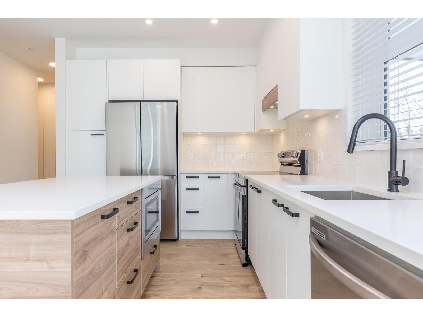 112 33920 Best Avenue Property Photo 5