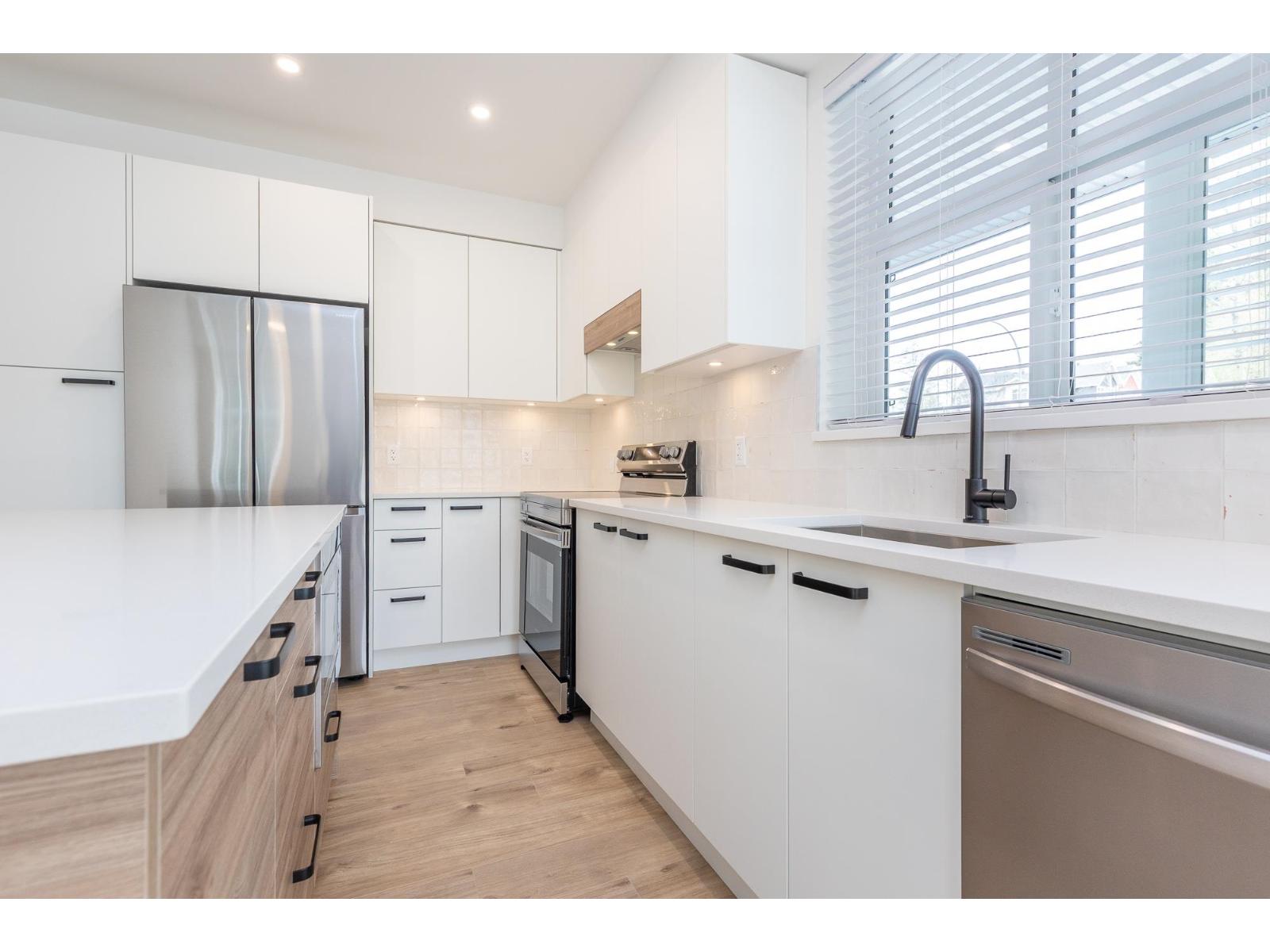 112 33920 Best Avenue Property Photo 6