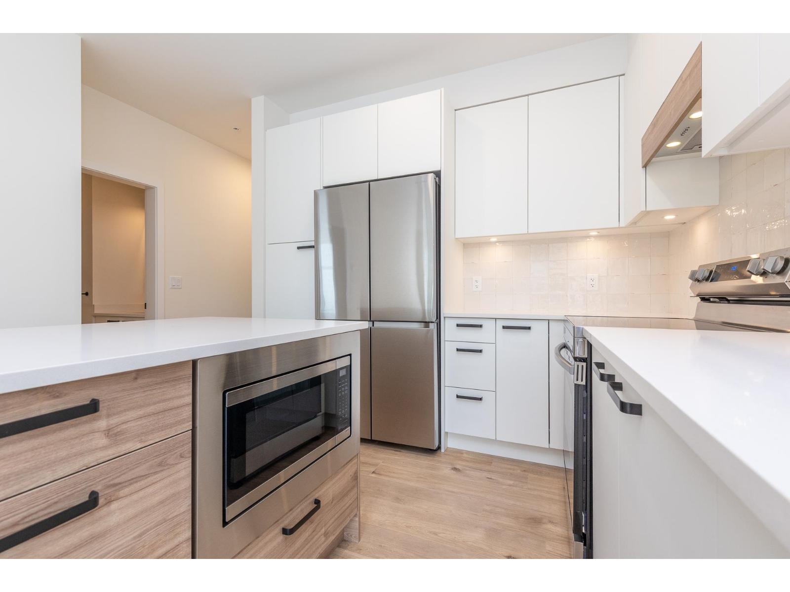 112 33920 Best Avenue Property Photo 7