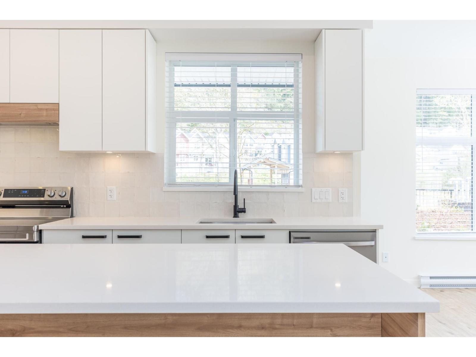 112 33920 Best Avenue Property Photo 10
