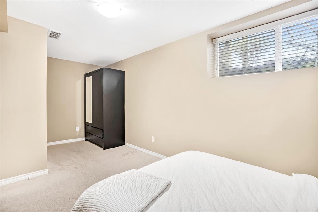 5 6588 188 Street Property Photo 15
