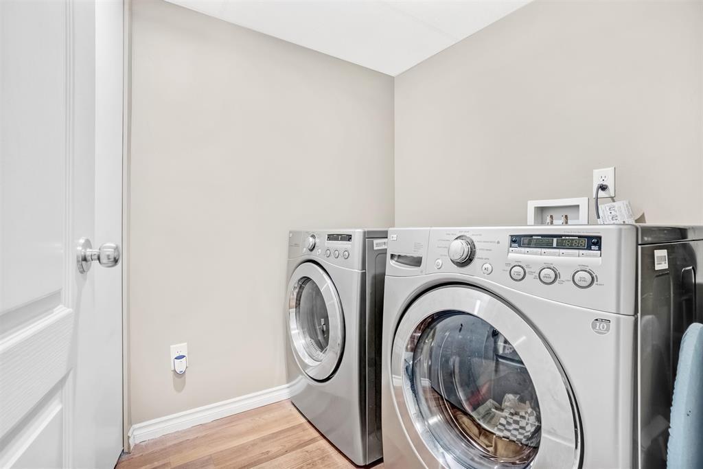 5 6588 188 Street Property Photo 16