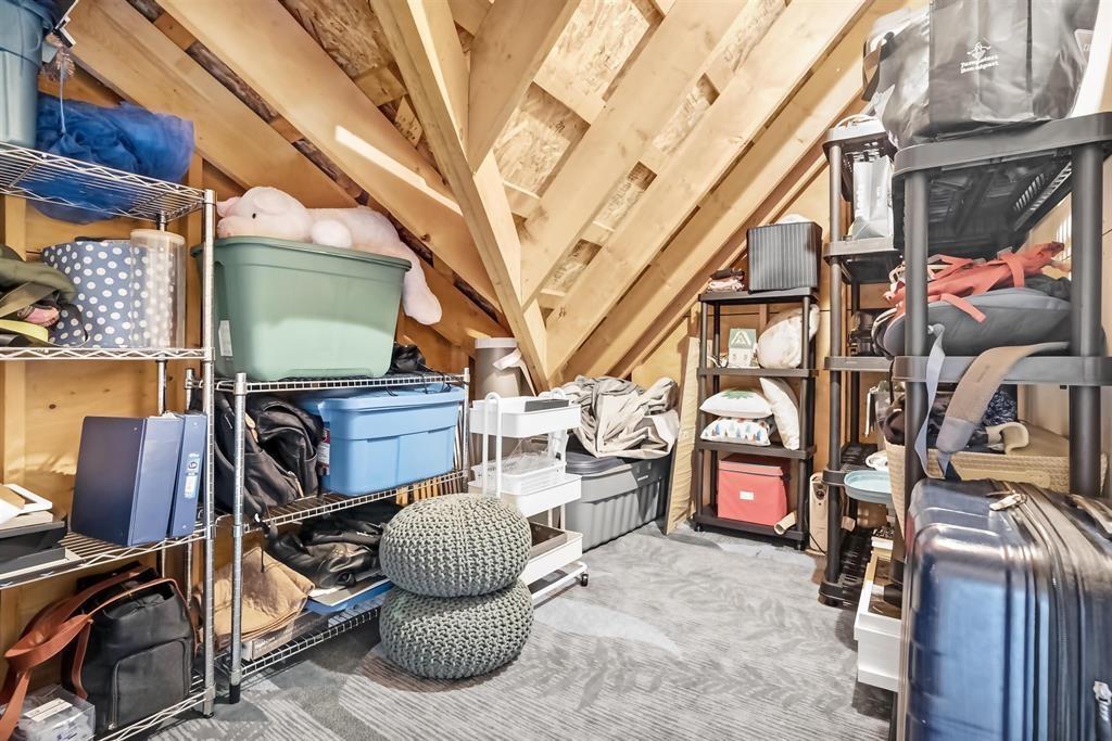 5 6588 188 Street Property Photo 17