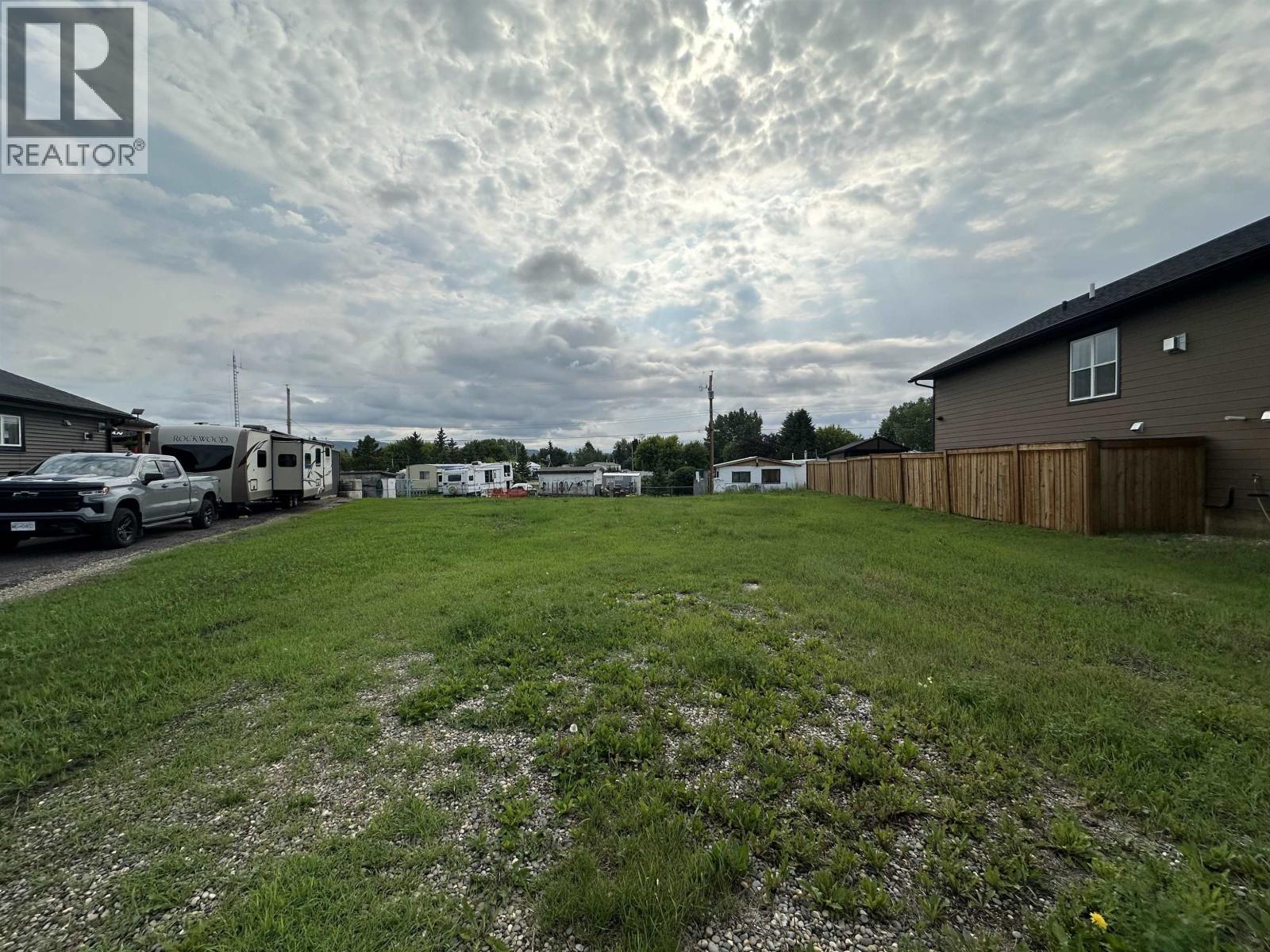 10324 S 97 Street Property Photo 2