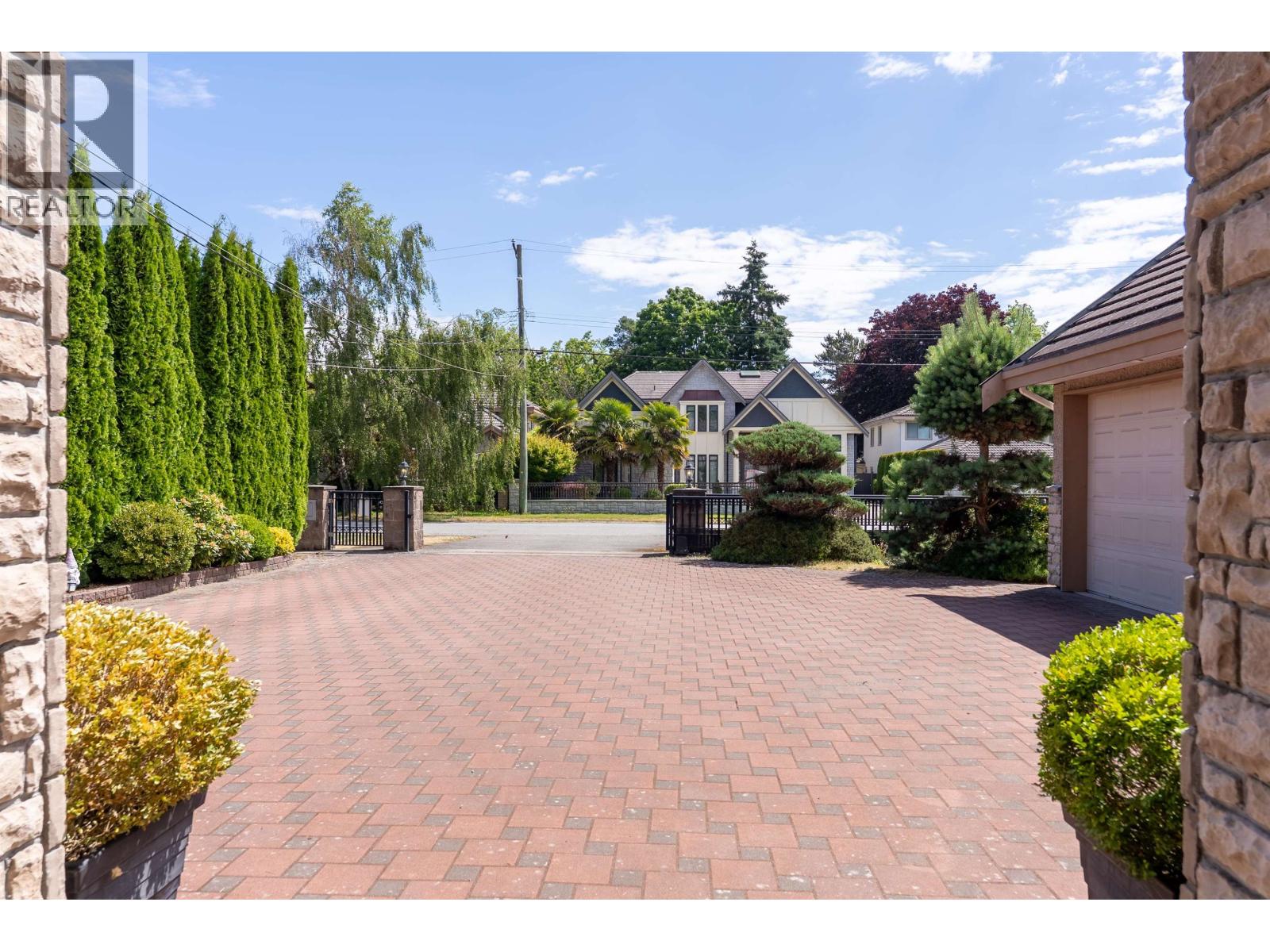 8811 Minler Road Property Photo 3