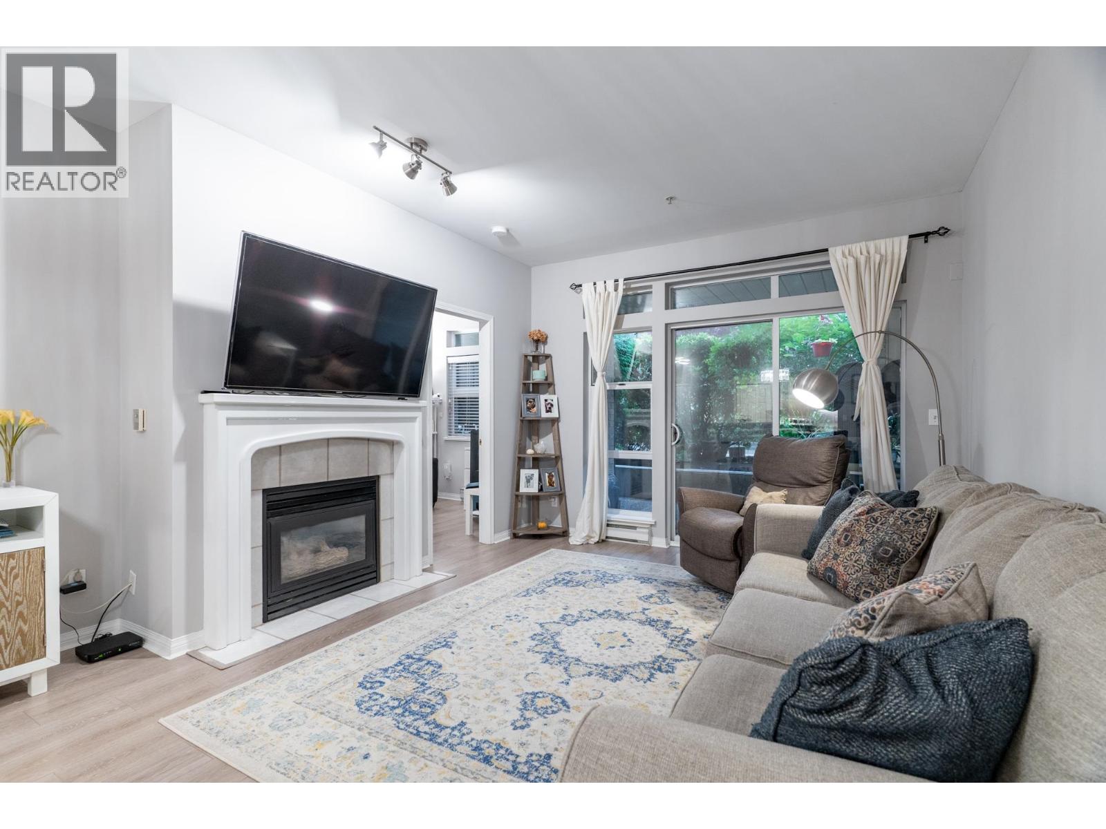 109 301 Maude Road Property Photo 1