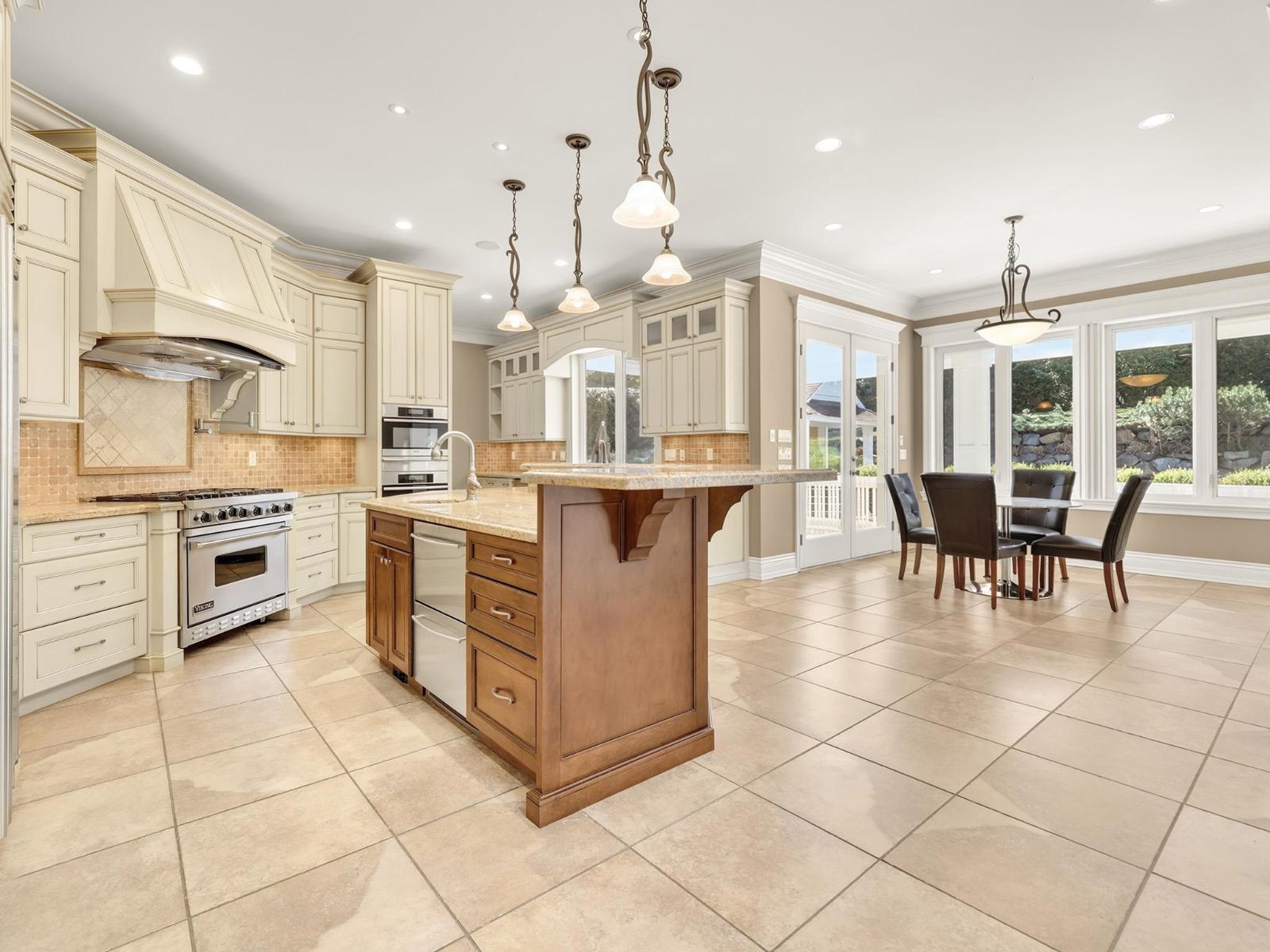 13464 Vine Maple Drive Property Photo 10