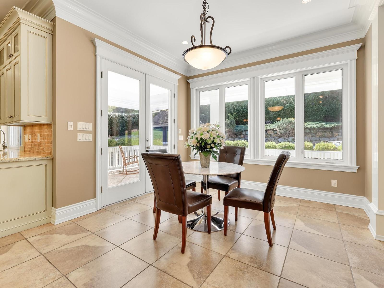 13464 Vine Maple Drive Property Photo 11