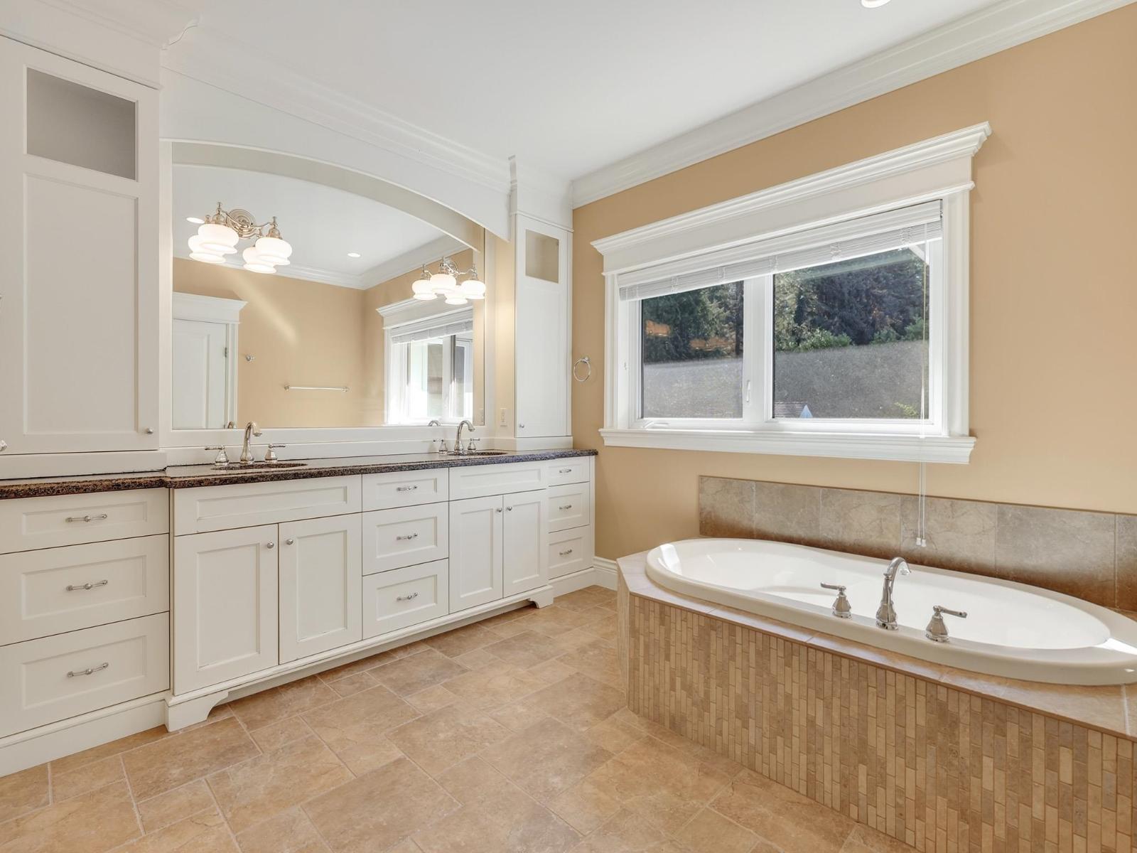 13464 Vine Maple Drive Property Photo 20