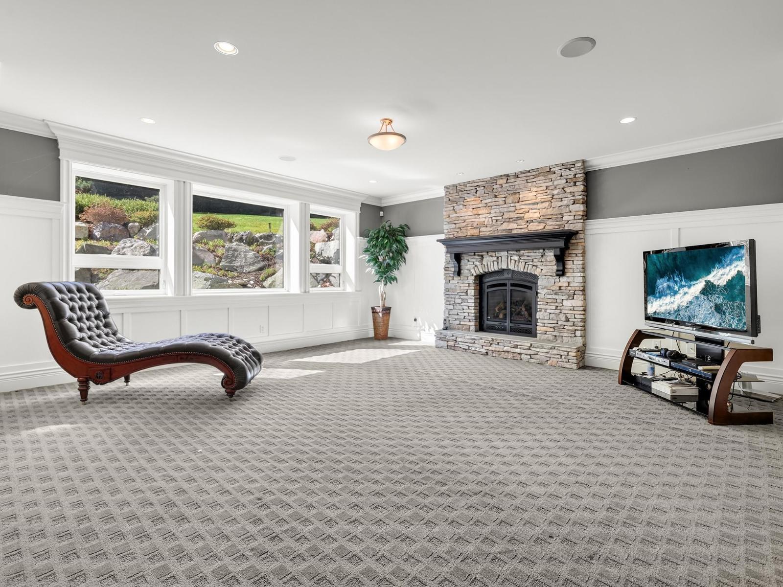 13464 Vine Maple Drive Property Photo 21