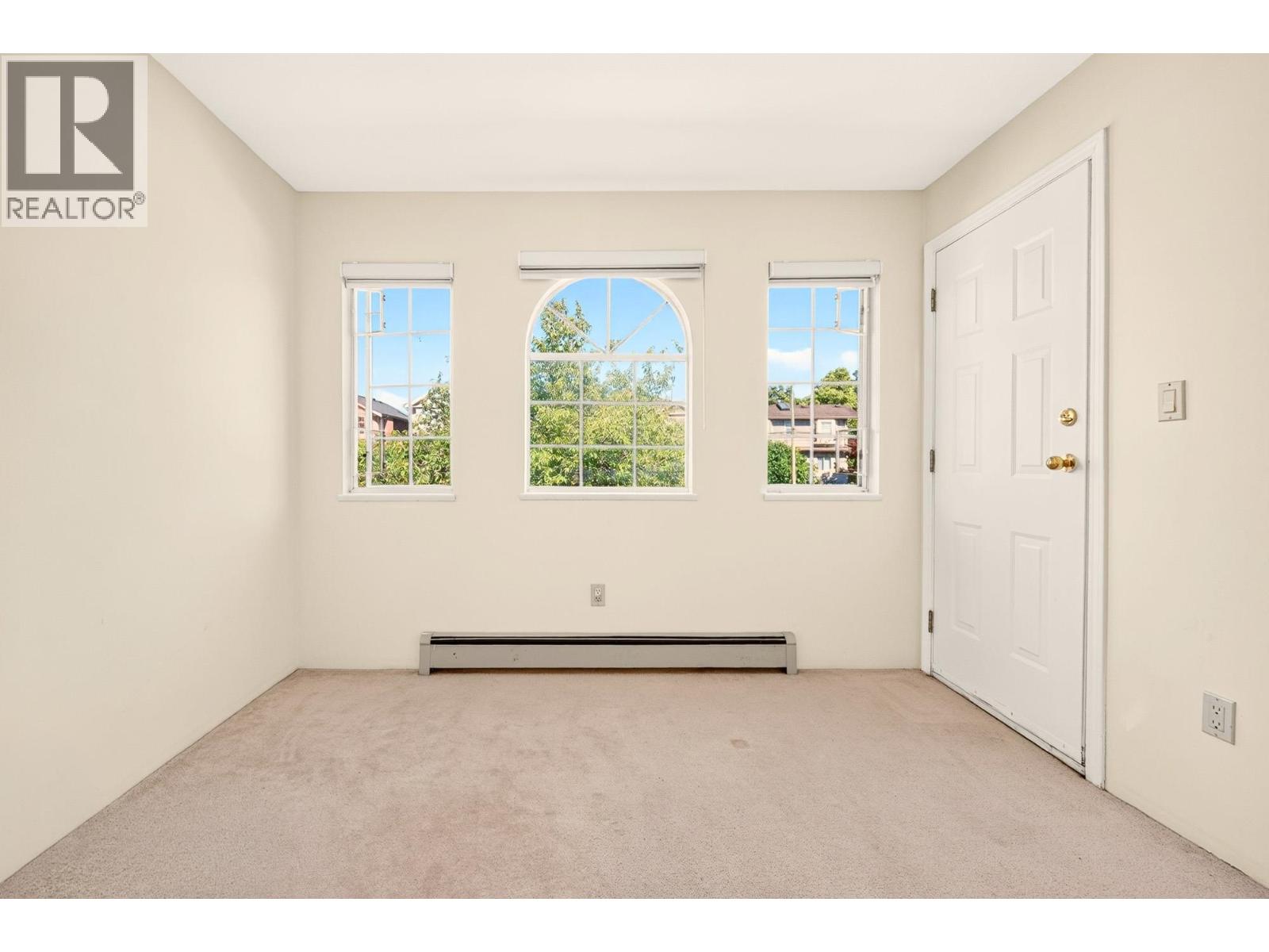 7275 Victoria Drive Property Photo 10
