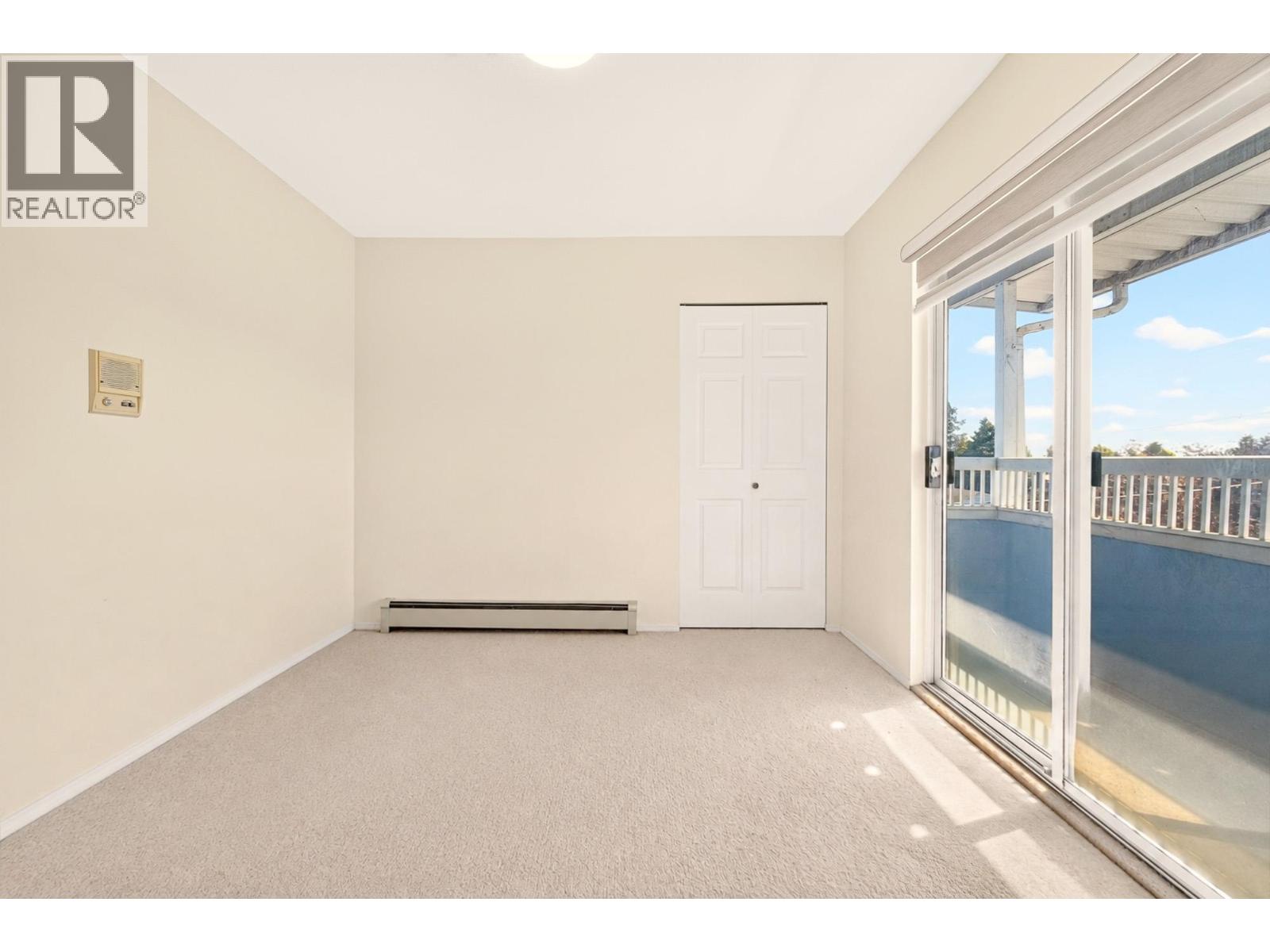 7275 Victoria Drive Property Photo 11