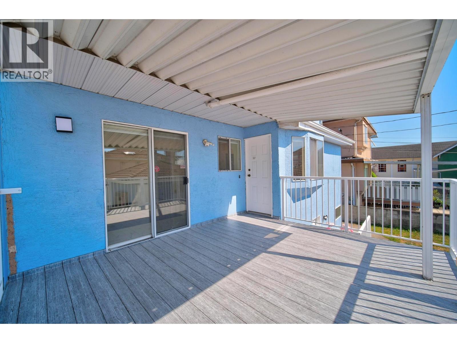 7275 Victoria Drive Property Photo 13