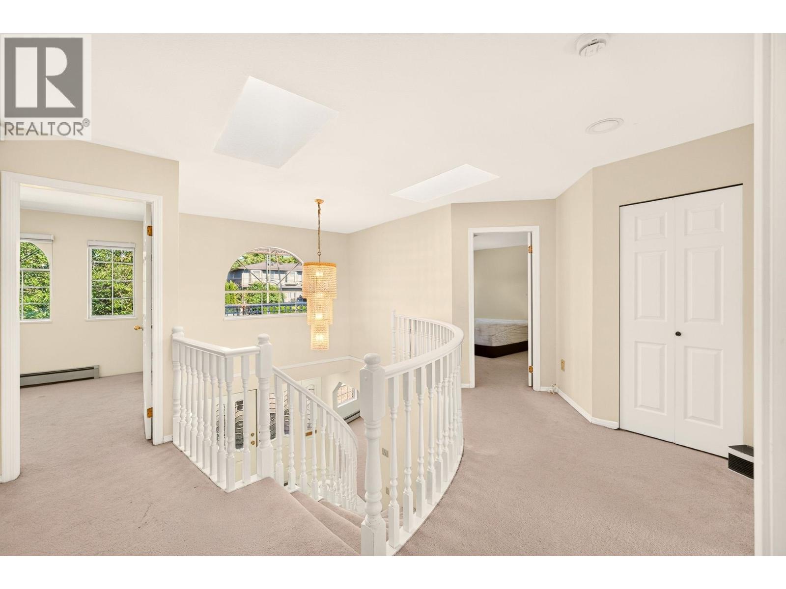 7275 Victoria Drive Property Photo 15