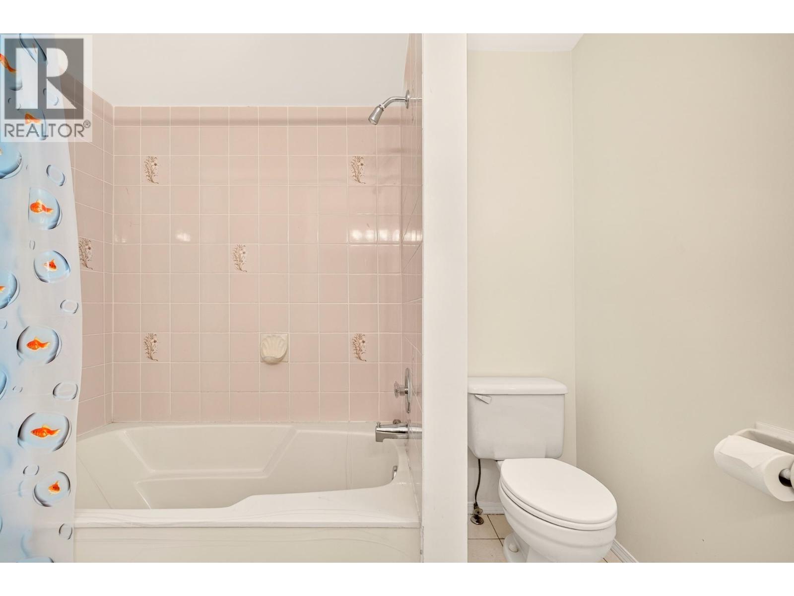 7275 Victoria Drive Property Photo 17