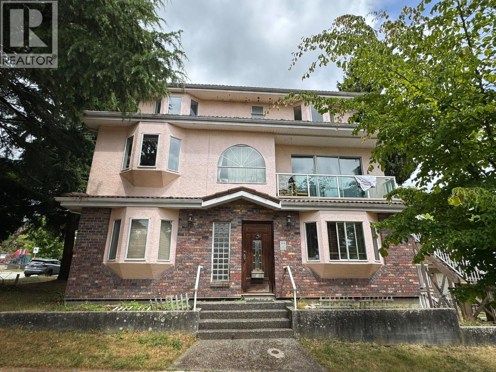 3 E 43rd Avenue Property Photo 1