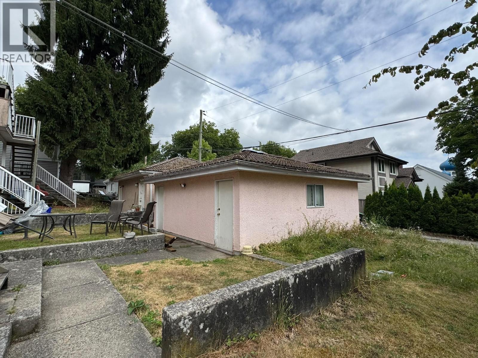 3 E 43rd Avenue Property Photo 2