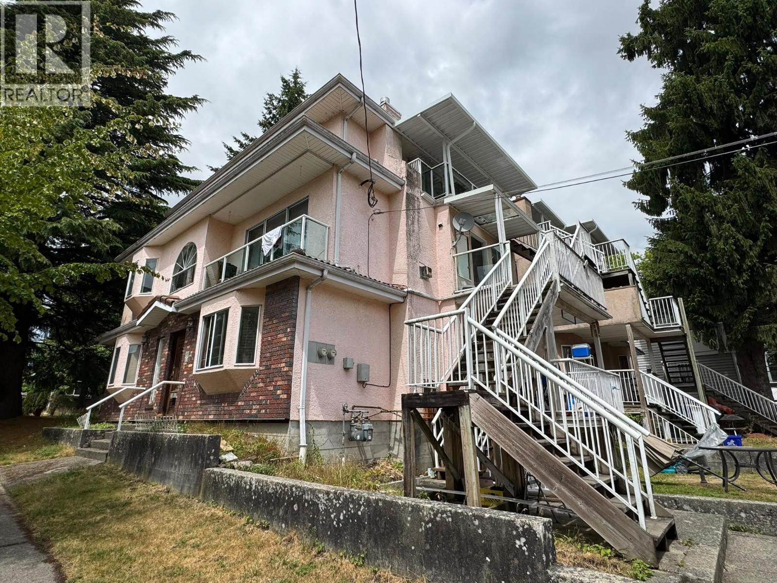 3 E 43rd Avenue Property Photo 3