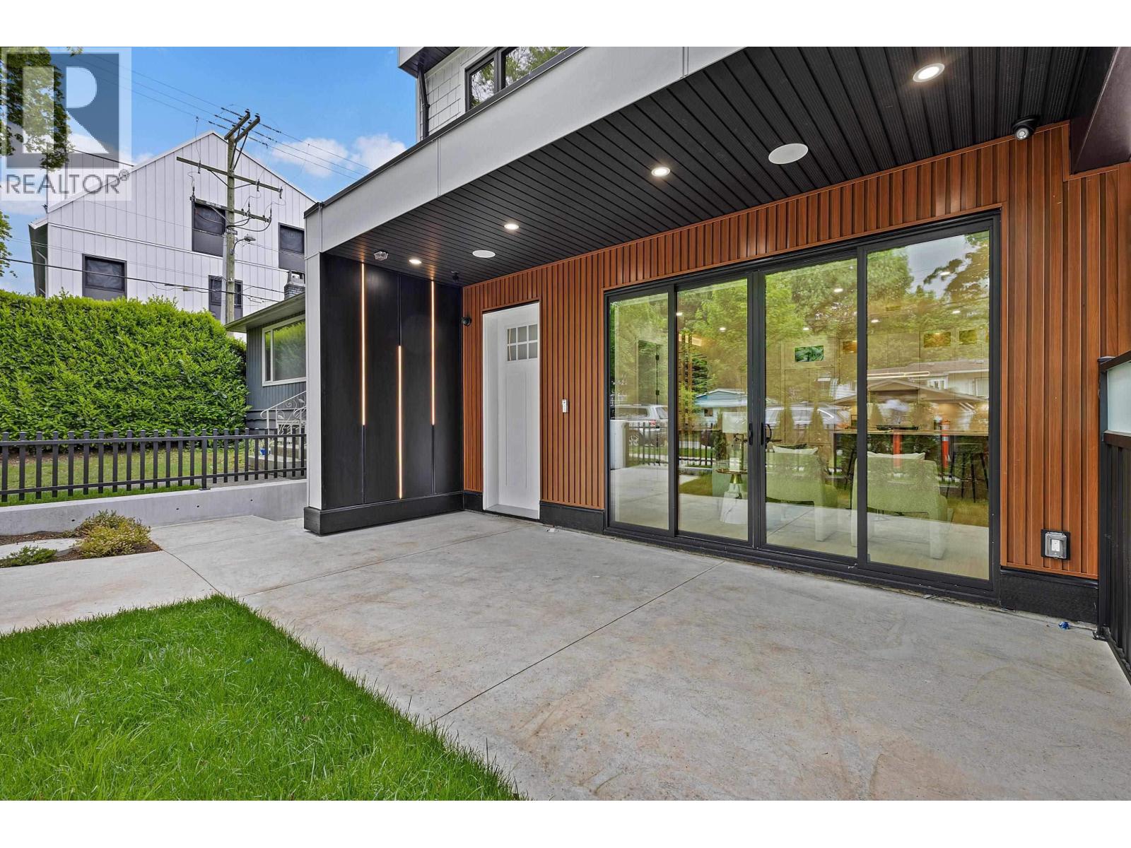 1 182 ONTARIO PLACE Property Photo 1